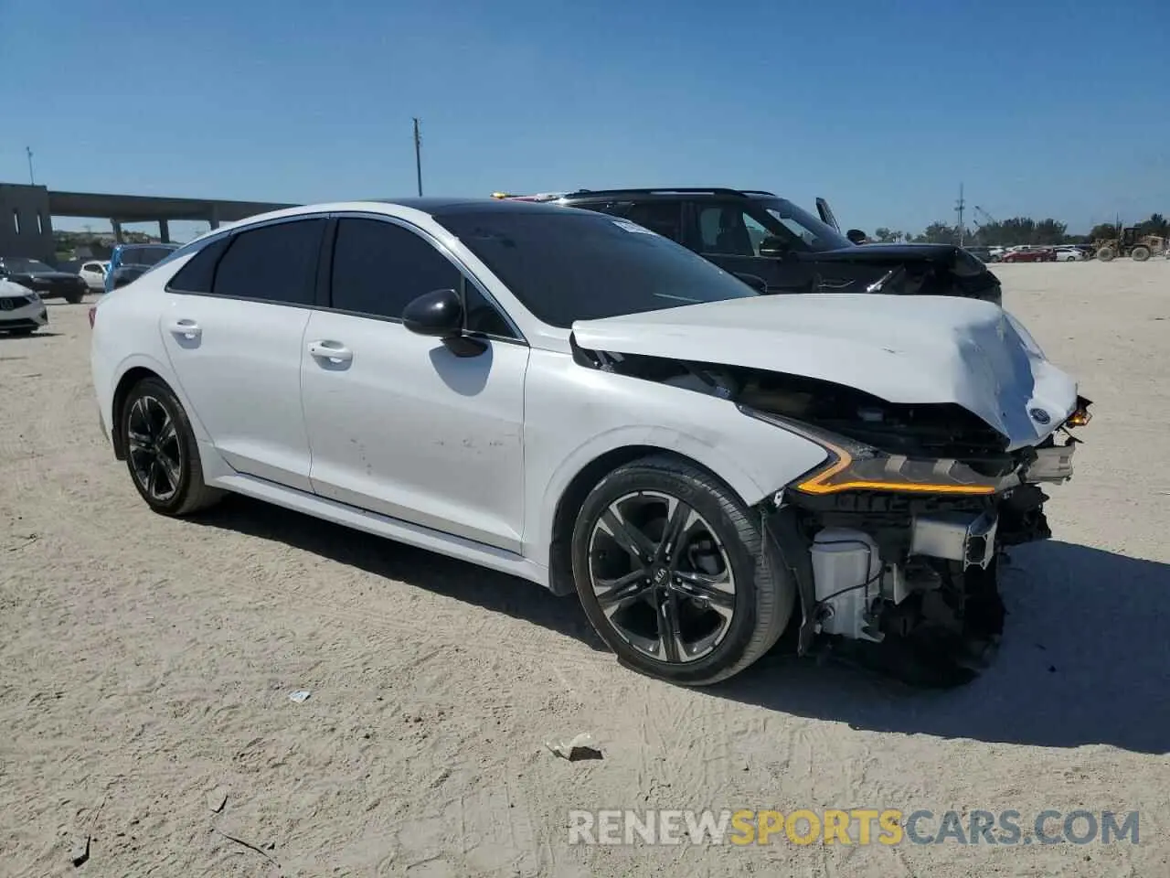 4 fotografías del automóvil dañado 5XXG64J21MG023571 KIA K5 2021