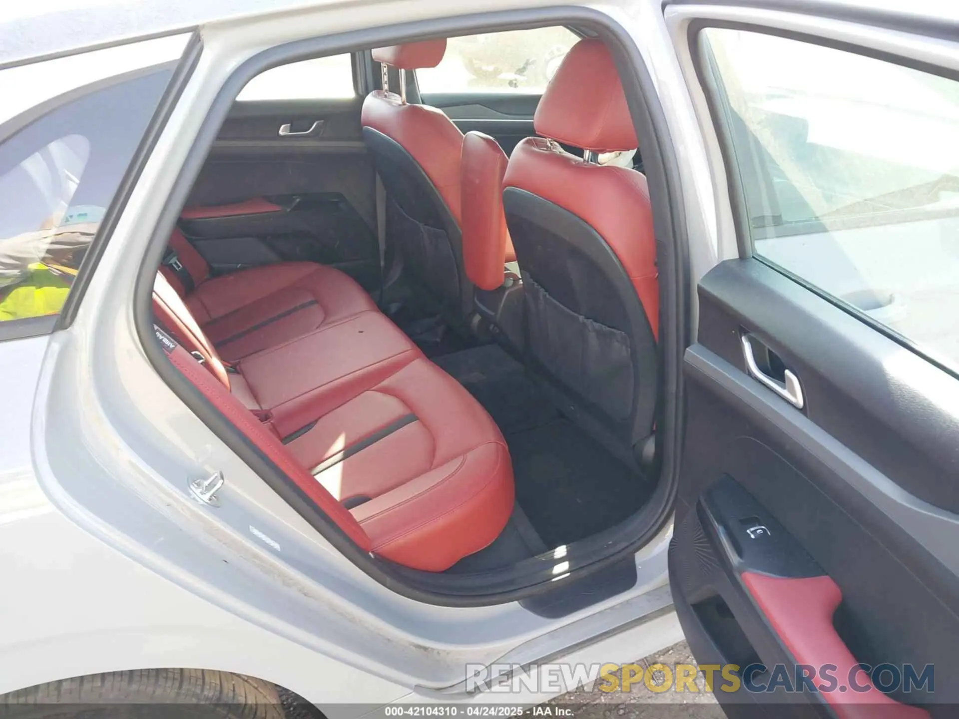 8 fotografías del automóvil dañado 5XXG64J21MG041410 KIA K5 2021