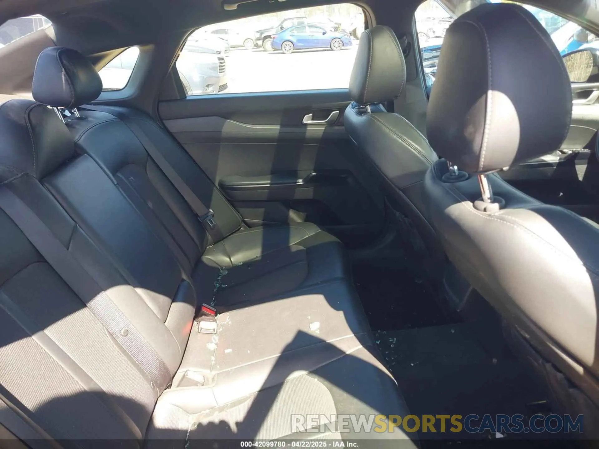8 fotografías del automóvil dañado 5XXG64J21MG077890 KIA K5 2021