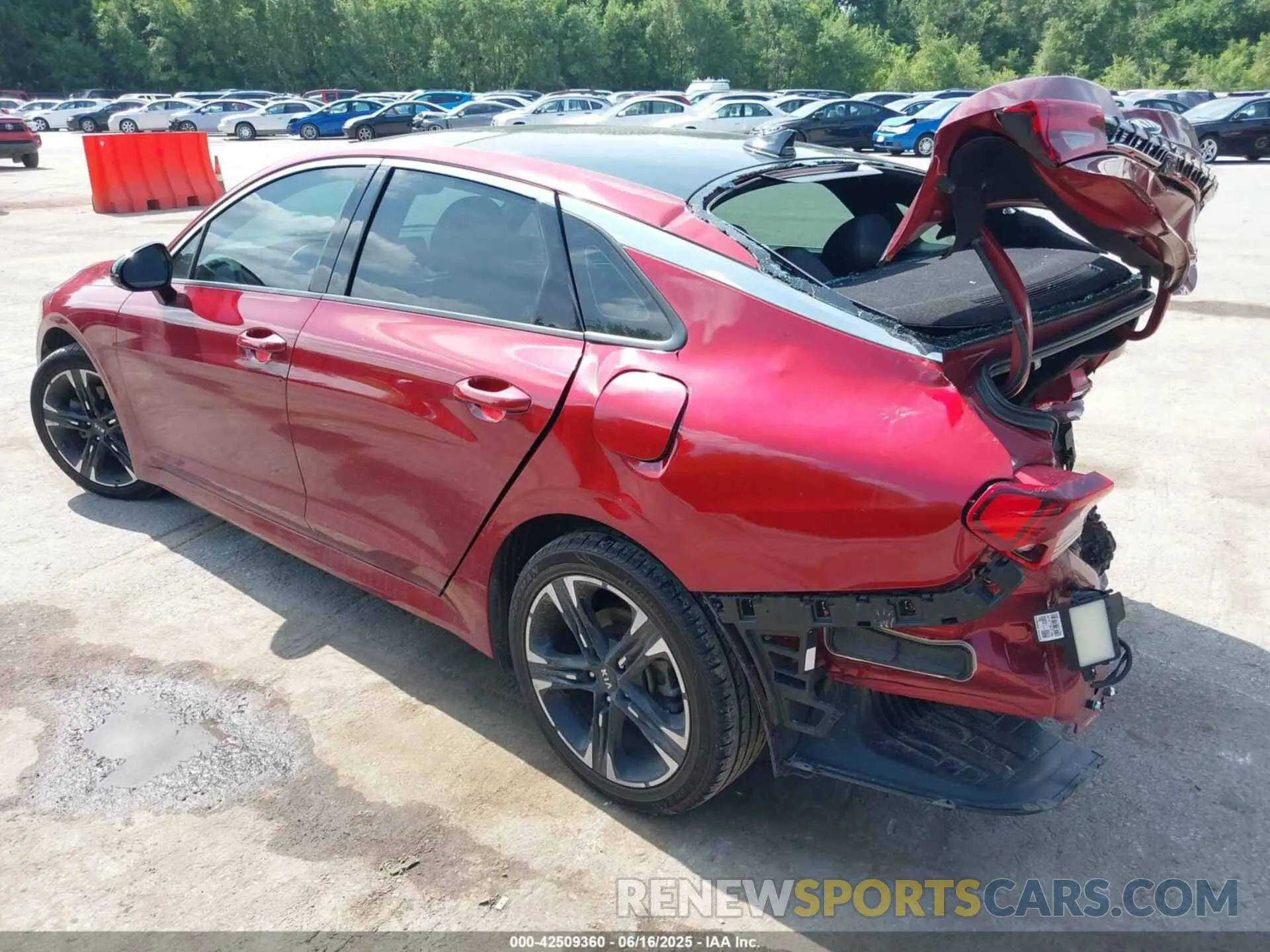 3 fotografías del automóvil dañado 5XXG64J21MG081650 KIA K5 2021