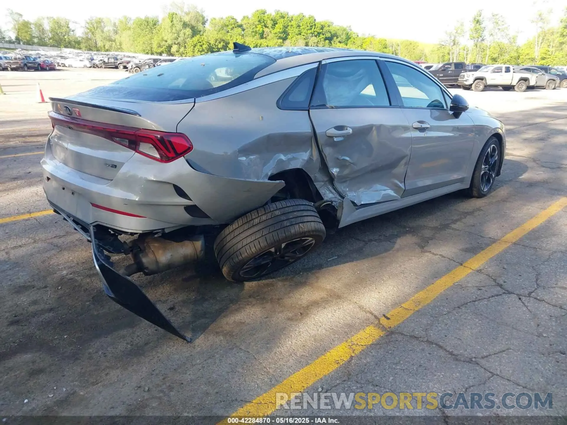 4 fotografías del automóvil dañado 5XXG64J22MG062993 KIA K5 2021