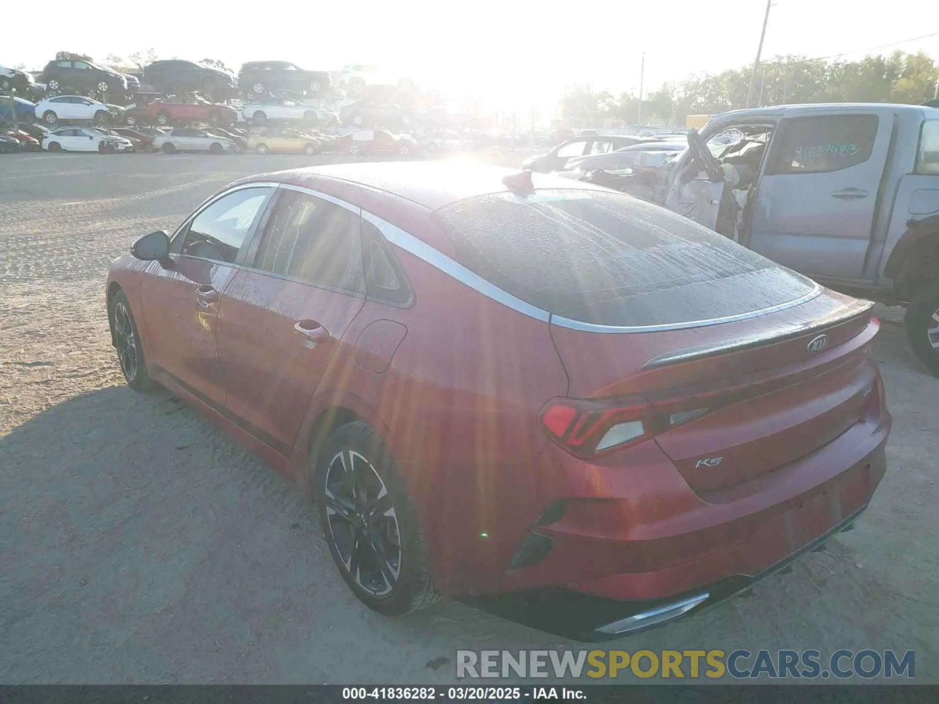 3 fotografías del automóvil dañado 5XXG64J23MG024186 KIA K5 2021