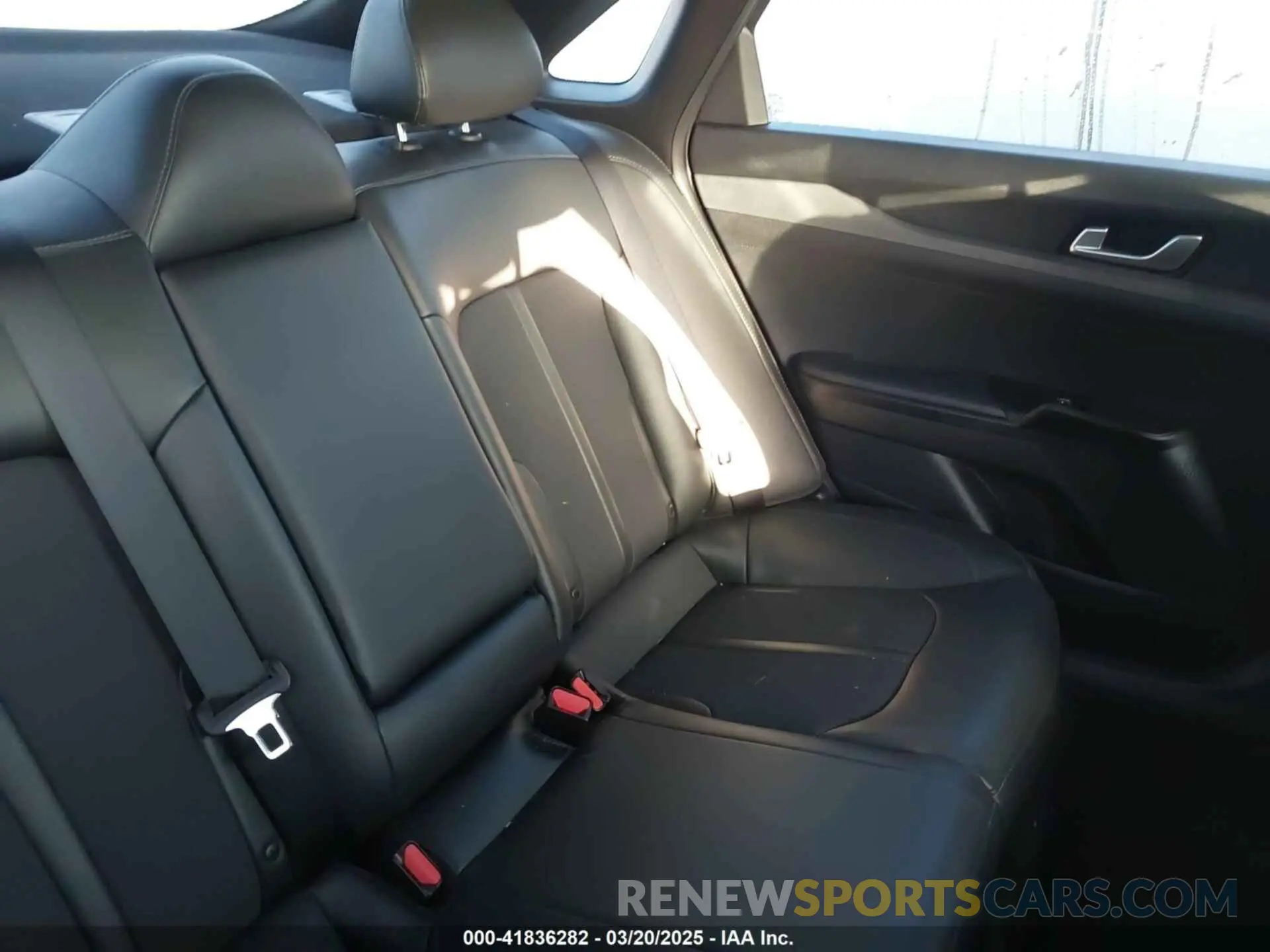 8 fotografías del automóvil dañado 5XXG64J23MG024186 KIA K5 2021