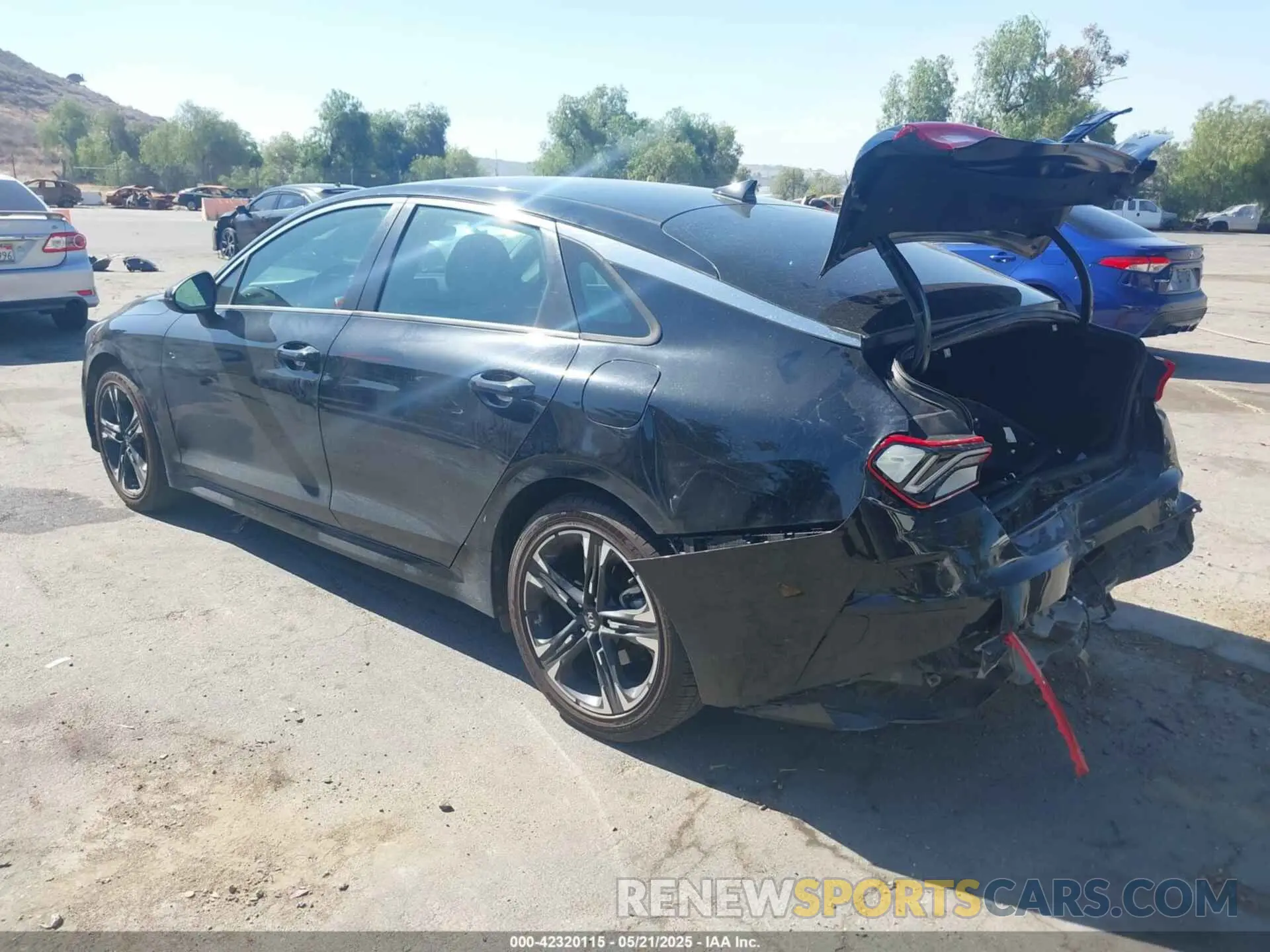 3 fotografías del automóvil dañado 5XXG64J23MG069936 KIA K5 2021