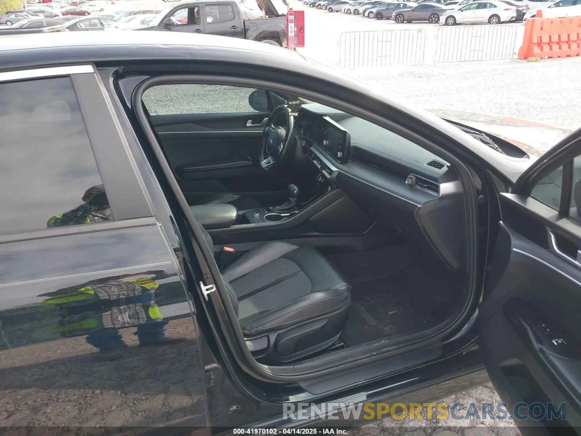 5 fotografías del automóvil dañado 5XXG64J24MG022821 KIA K5 2021