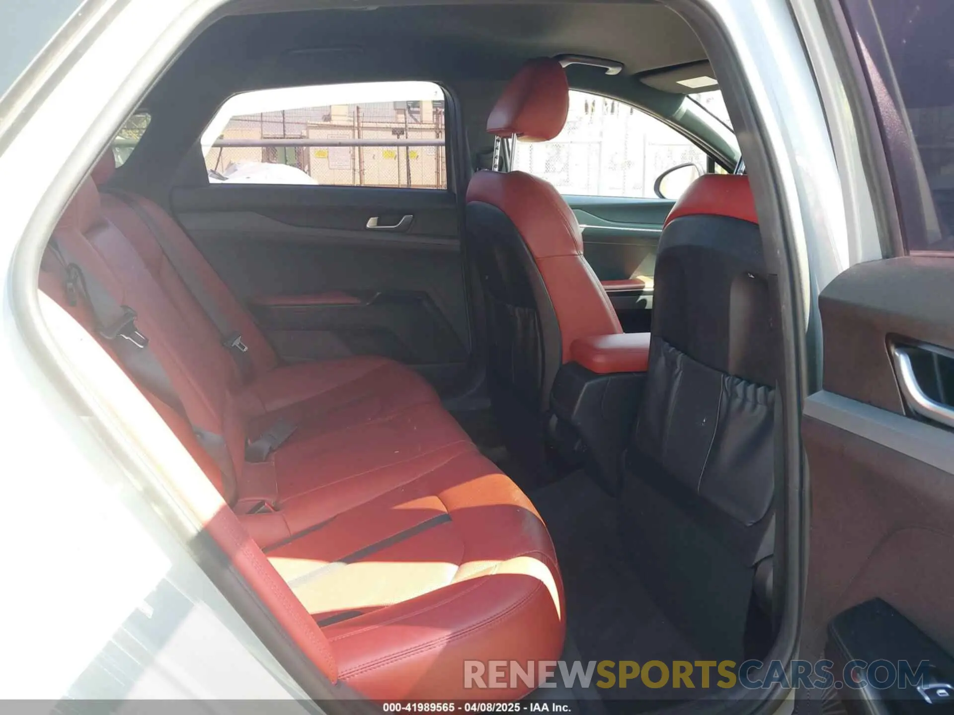 8 fotografías del automóvil dañado 5XXG64J25MG025680 KIA K5 2021