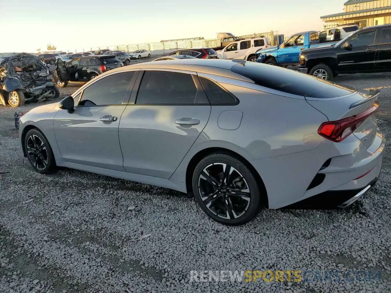 2 fotografías del automóvil dañado 5XXG64J25MG057965 KIA K5 2021