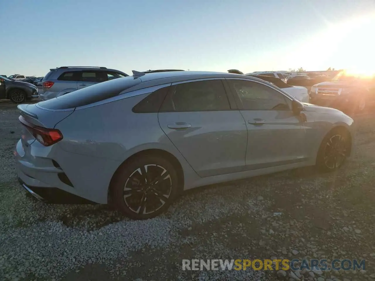 3 fotografías del automóvil dañado 5XXG64J25MG057965 KIA K5 2021