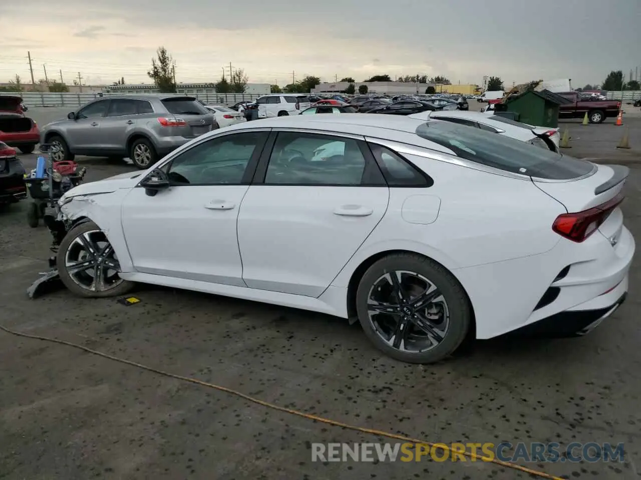 2 fotografías del automóvil dañado 5XXG64J26MG063063 KIA K5 2021