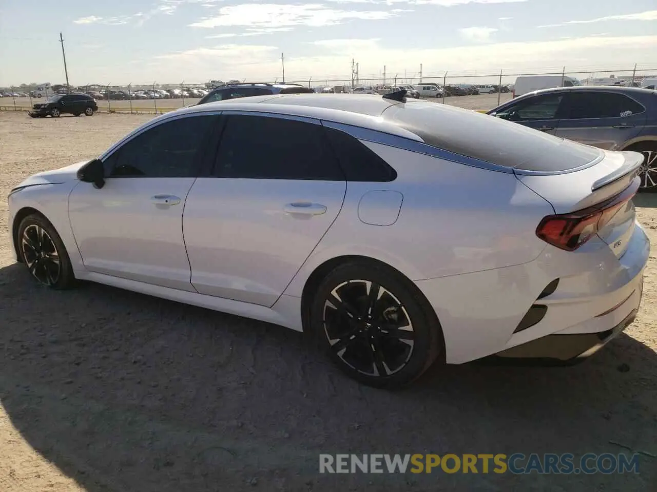 2 fotografías del automóvil dañado 5XXG64J27MG076680 KIA K5 2021