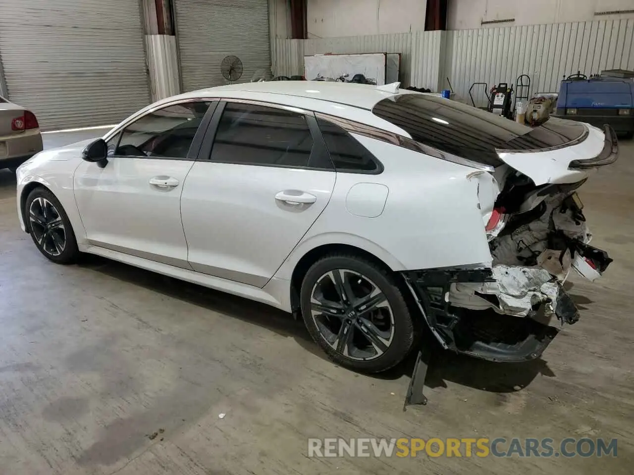 2 fotografías del automóvil dañado 5XXG64J28MG057359 KIA K5 2021