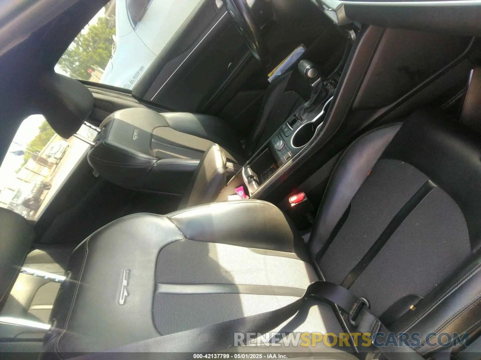 5 fotografías del automóvil dañado 5XXG64J28MG067888 KIA K5 2021