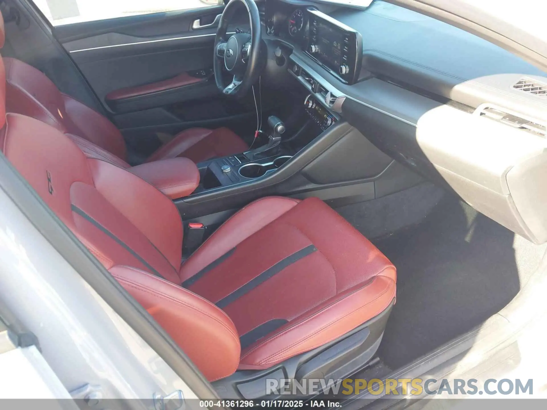 5 fotografías del automóvil dañado 5XXG64J28MG075263 KIA K5 2021