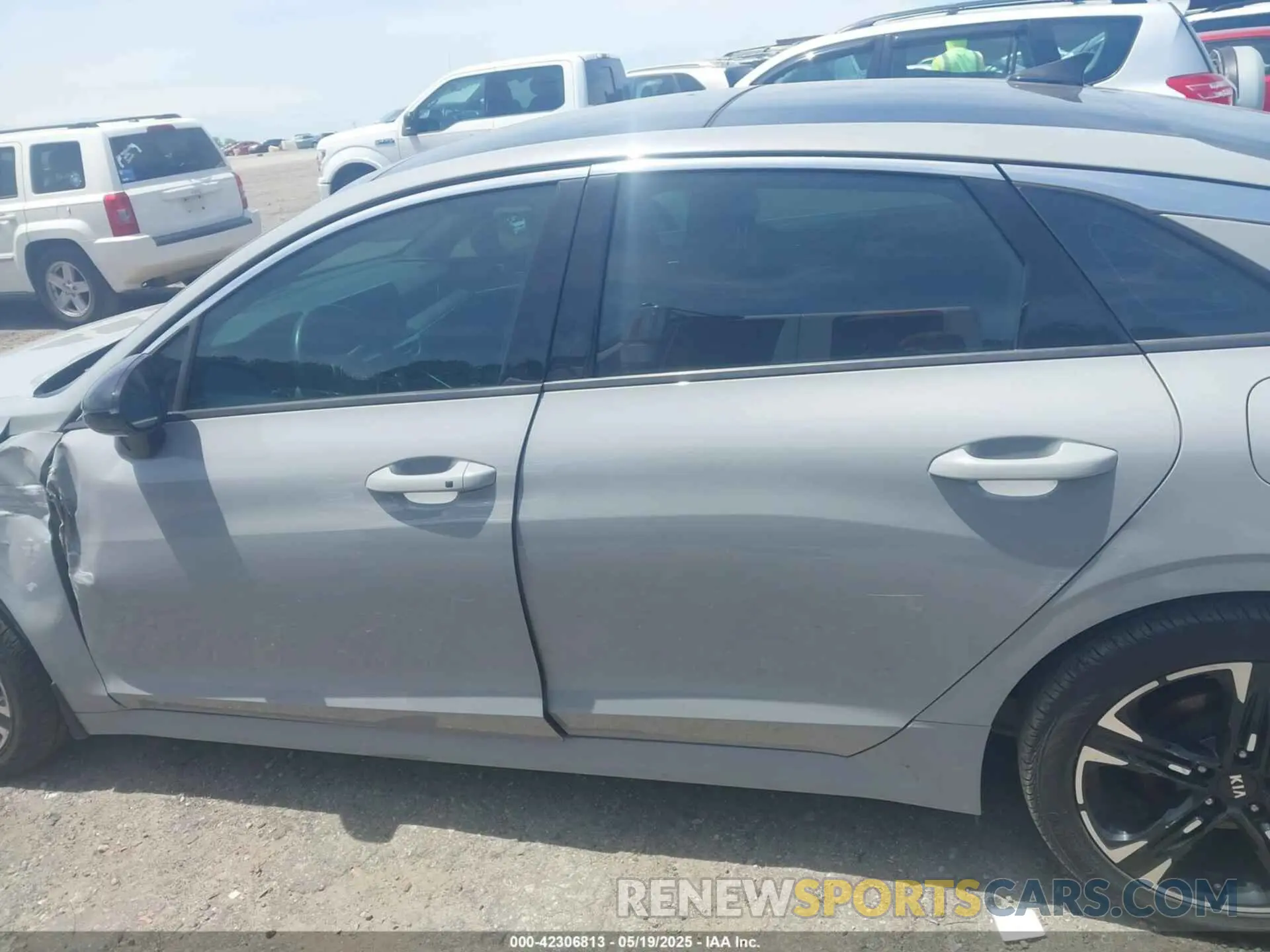 14 fotografías del automóvil dañado 5XXG64J28MG080334 KIA K5 2021