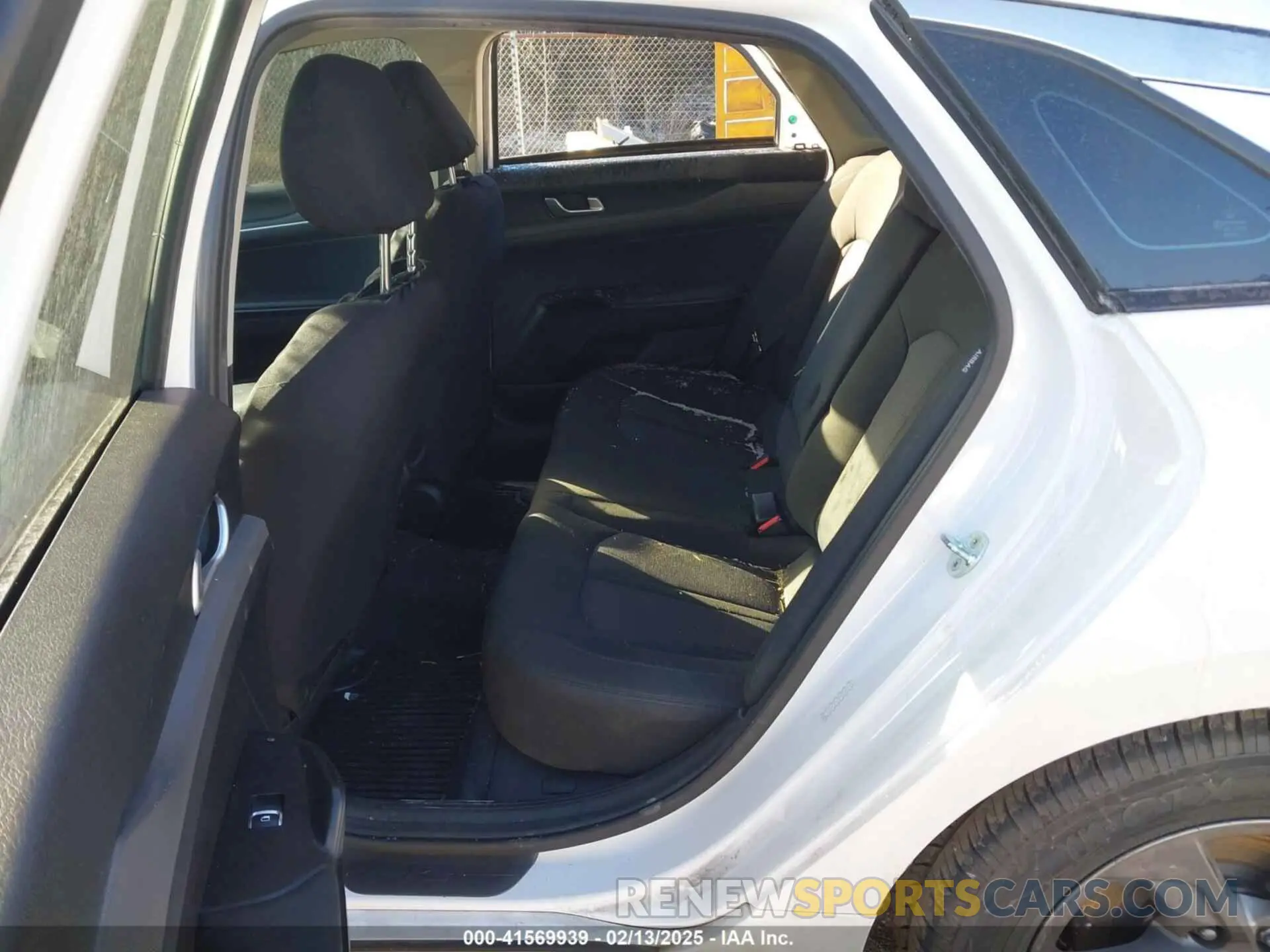 8 fotografías del automóvil dañado 5XXG14J20NG158220 KIA K5 2022