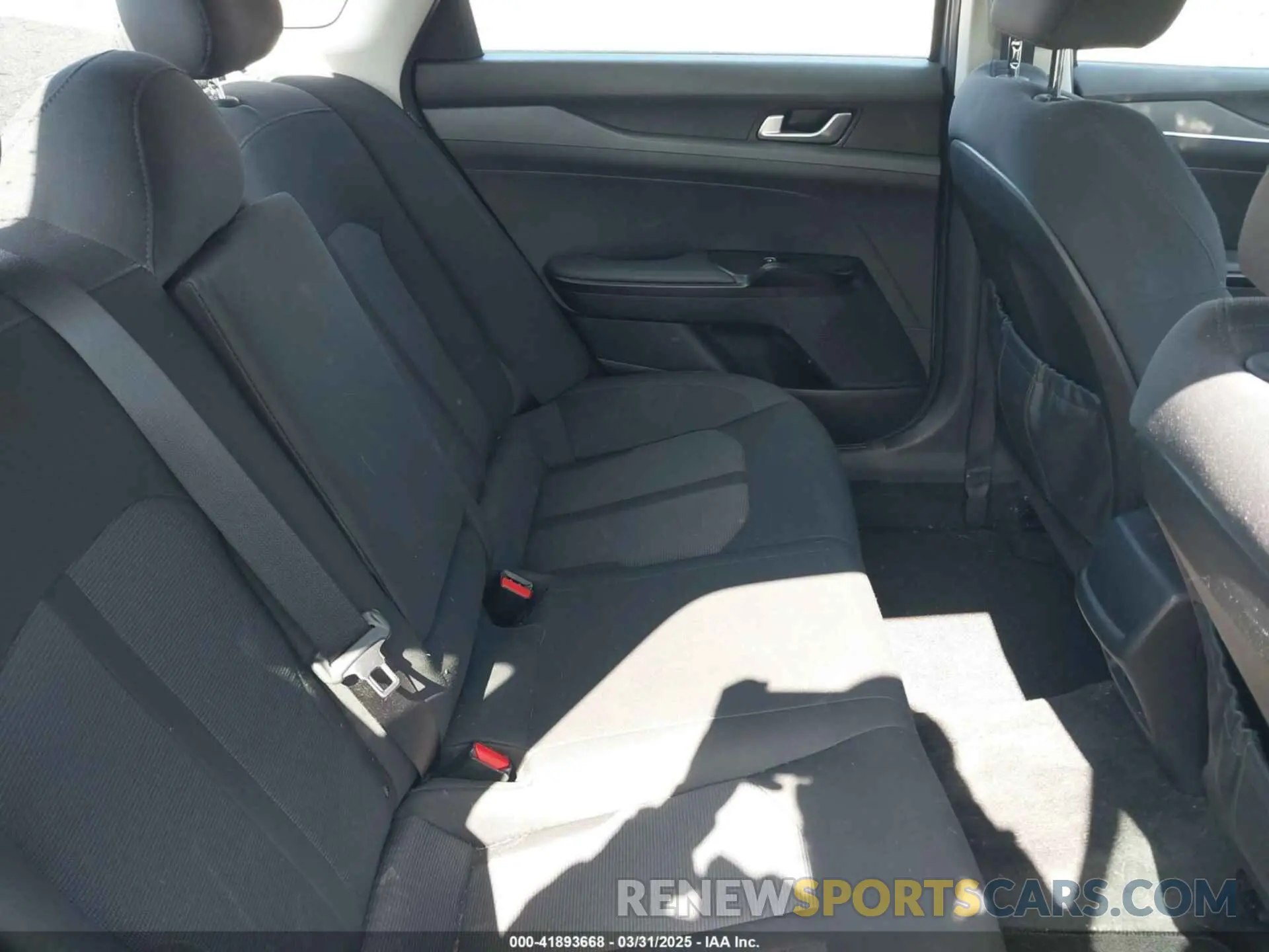 8 fotografías del automóvil dañado 5XXG14J20NG159996 KIA K5 2022