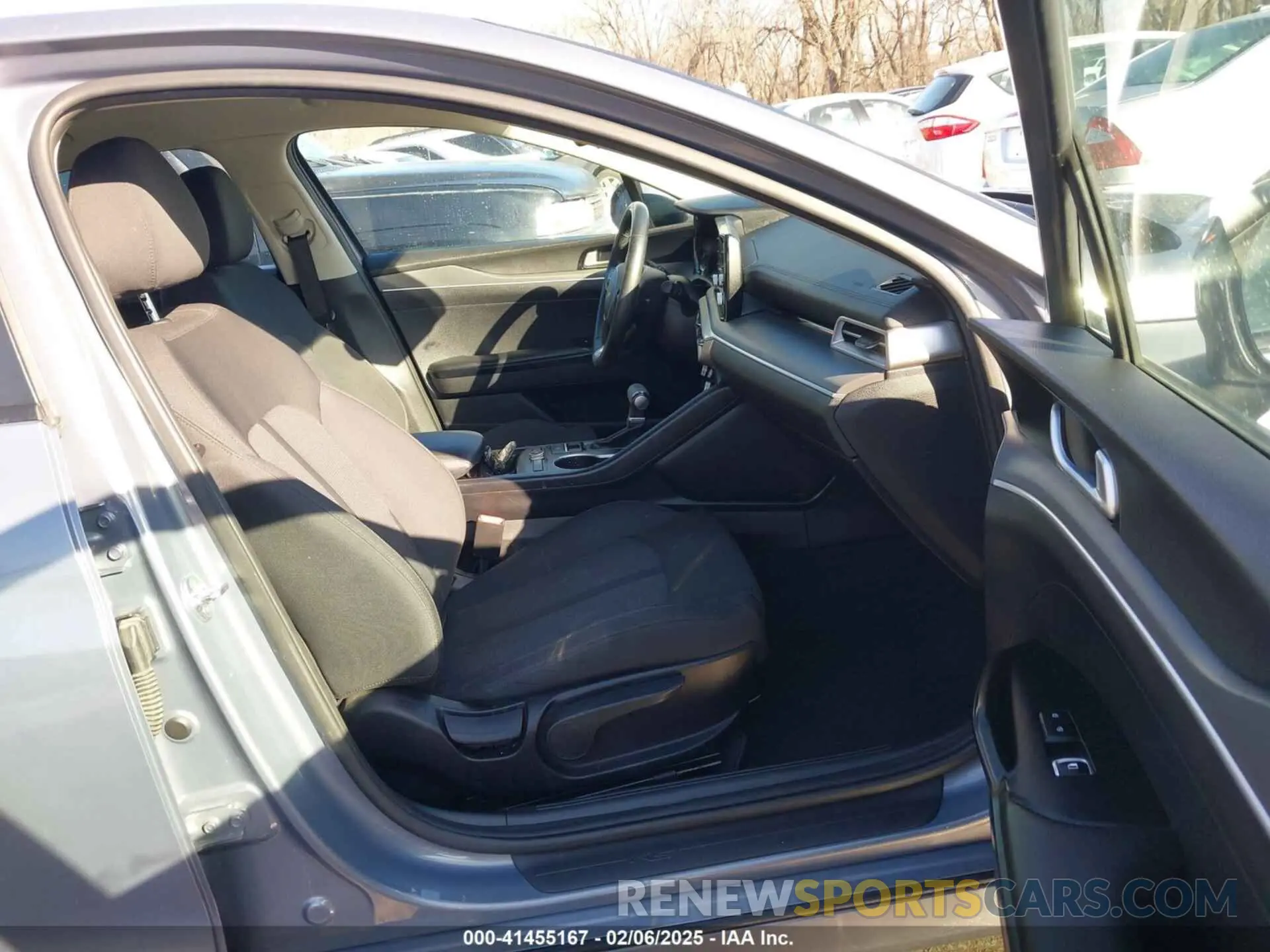 5 fotografías del automóvil dañado 5XXG14J21NG113805 KIA K5 2022