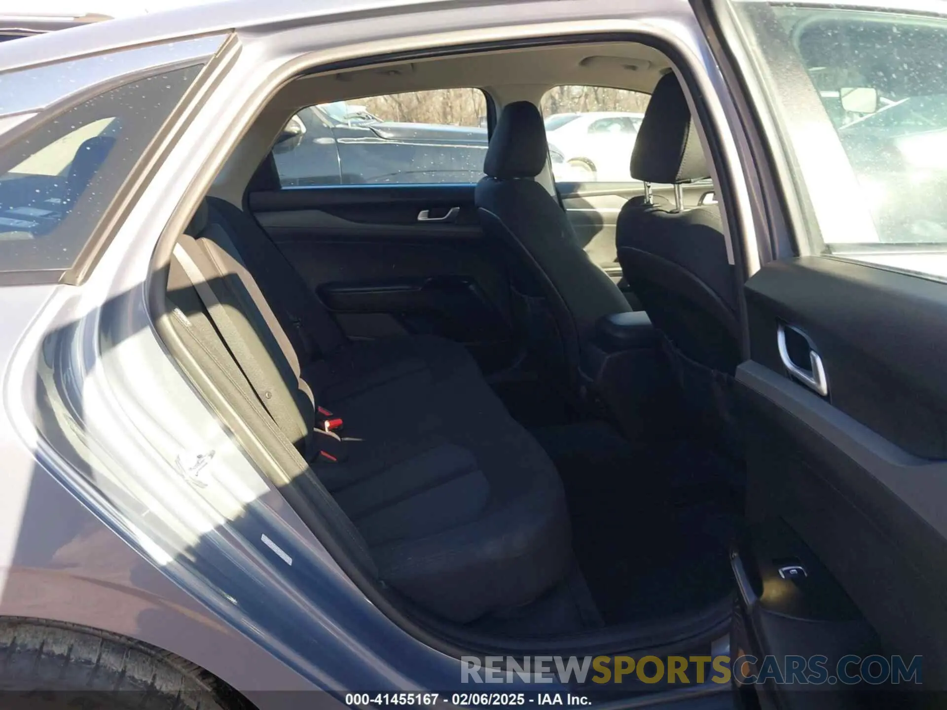 8 fotografías del automóvil dañado 5XXG14J21NG113805 KIA K5 2022