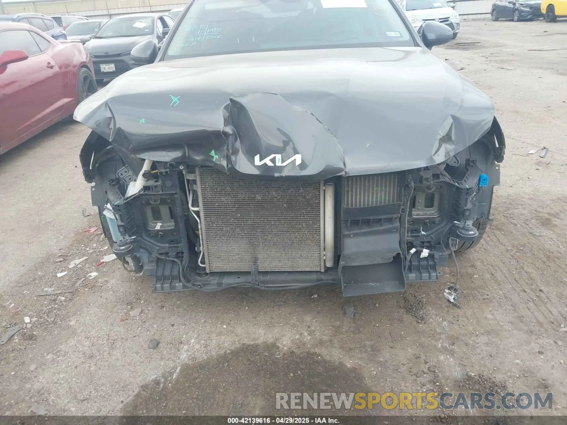 13 fotografías del automóvil dañado 5XXG14J21NG131169 KIA K5 2022