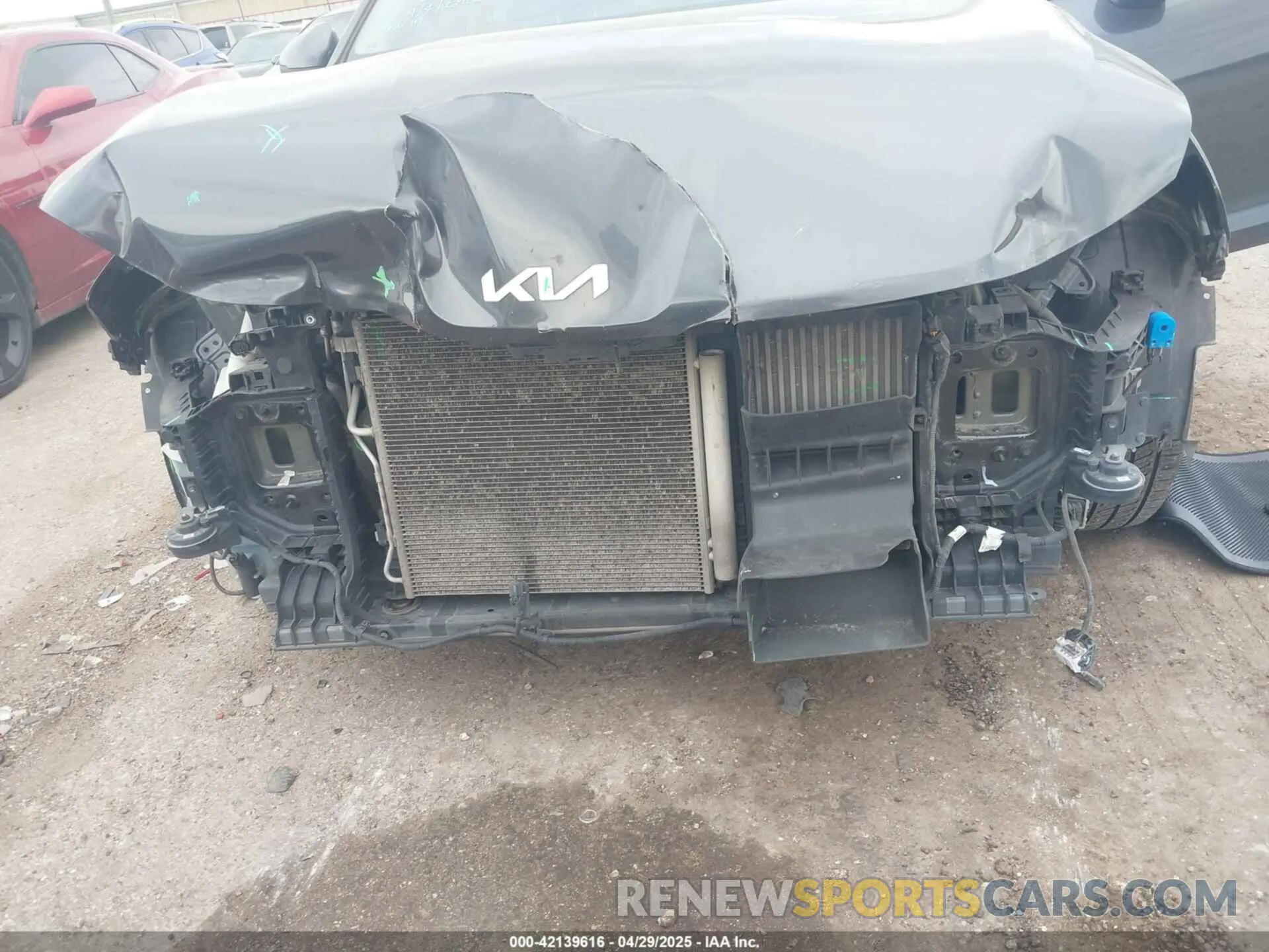 6 fotografías del automóvil dañado 5XXG14J21NG131169 KIA K5 2022