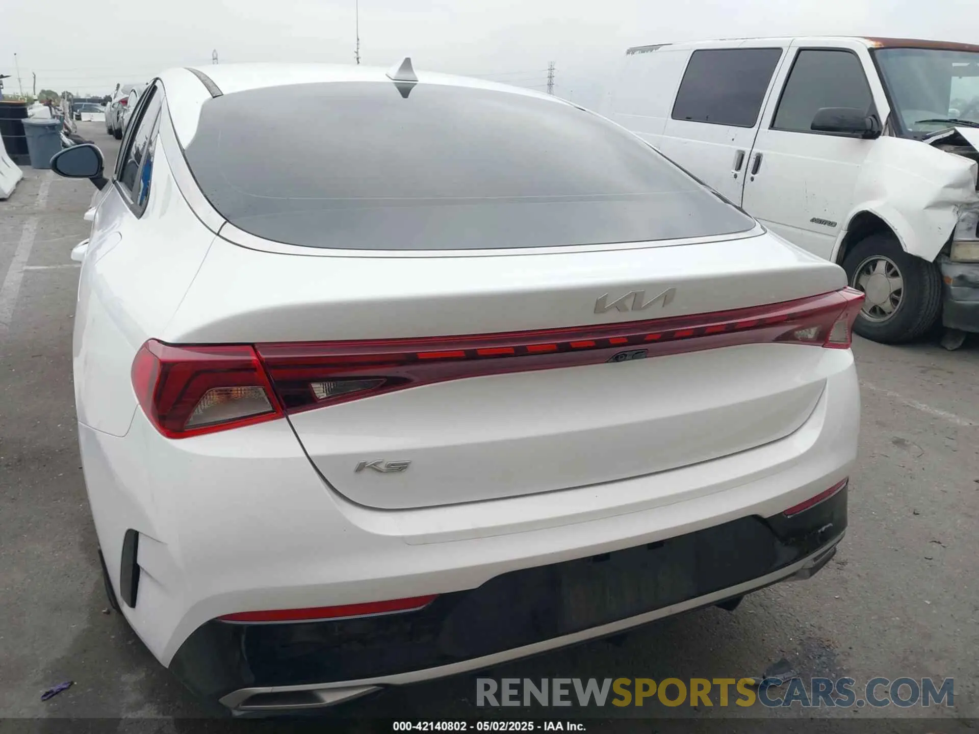 17 fotografías del automóvil dañado 5XXG14J21NG132855 KIA K5 2022