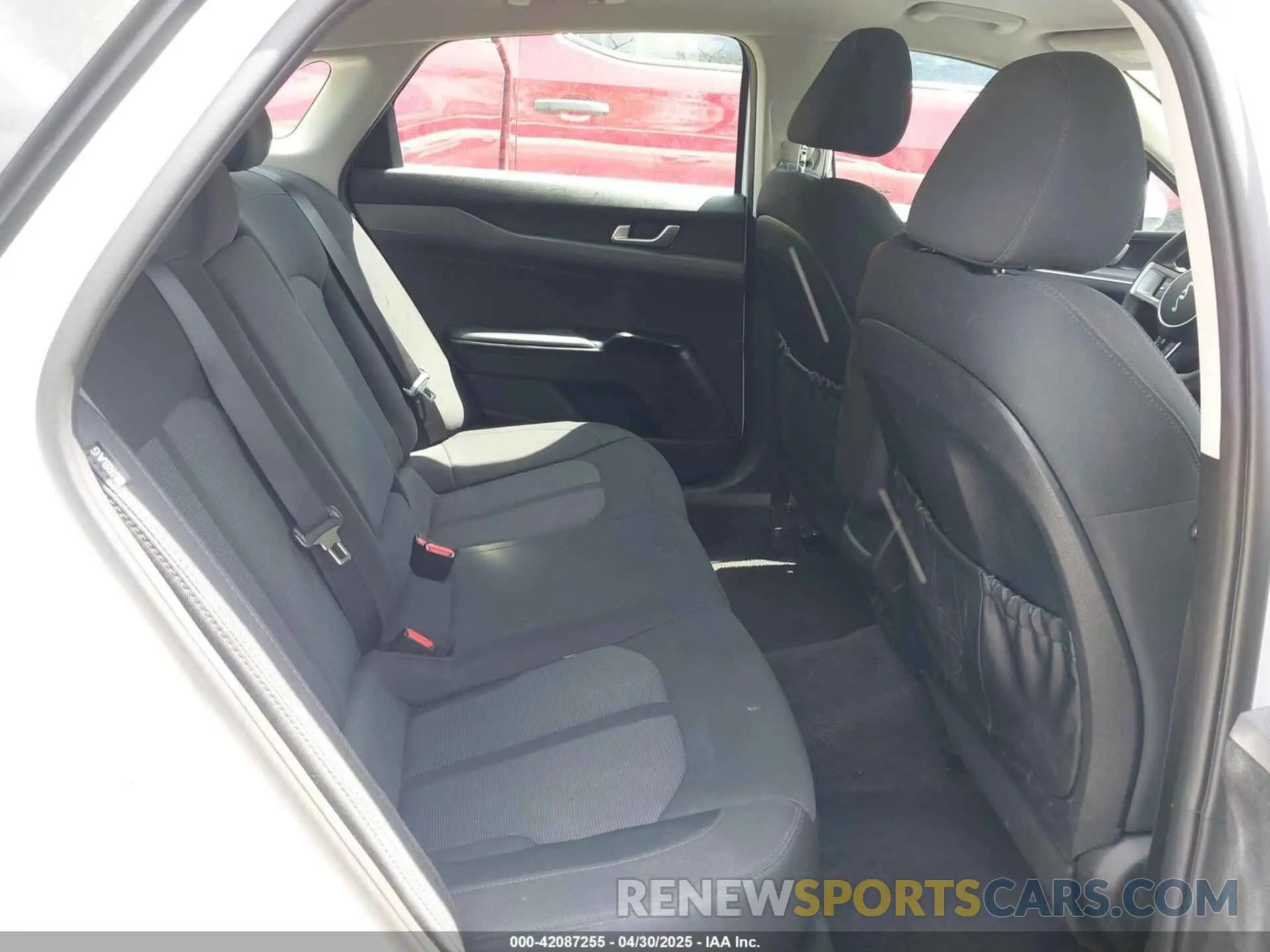 8 fotografías del automóvil dañado 5XXG14J21NG135013 KIA K5 2022