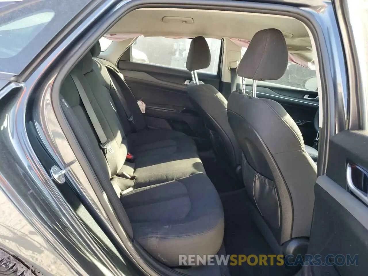 11 fotografías del automóvil dañado 5XXG14J23NG117130 KIA K5 2022
