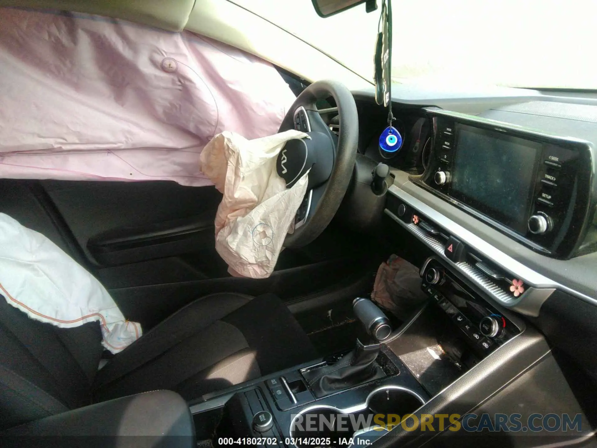 5 fotografías del automóvil dañado 5XXG14J24NG107450 KIA K5 2022