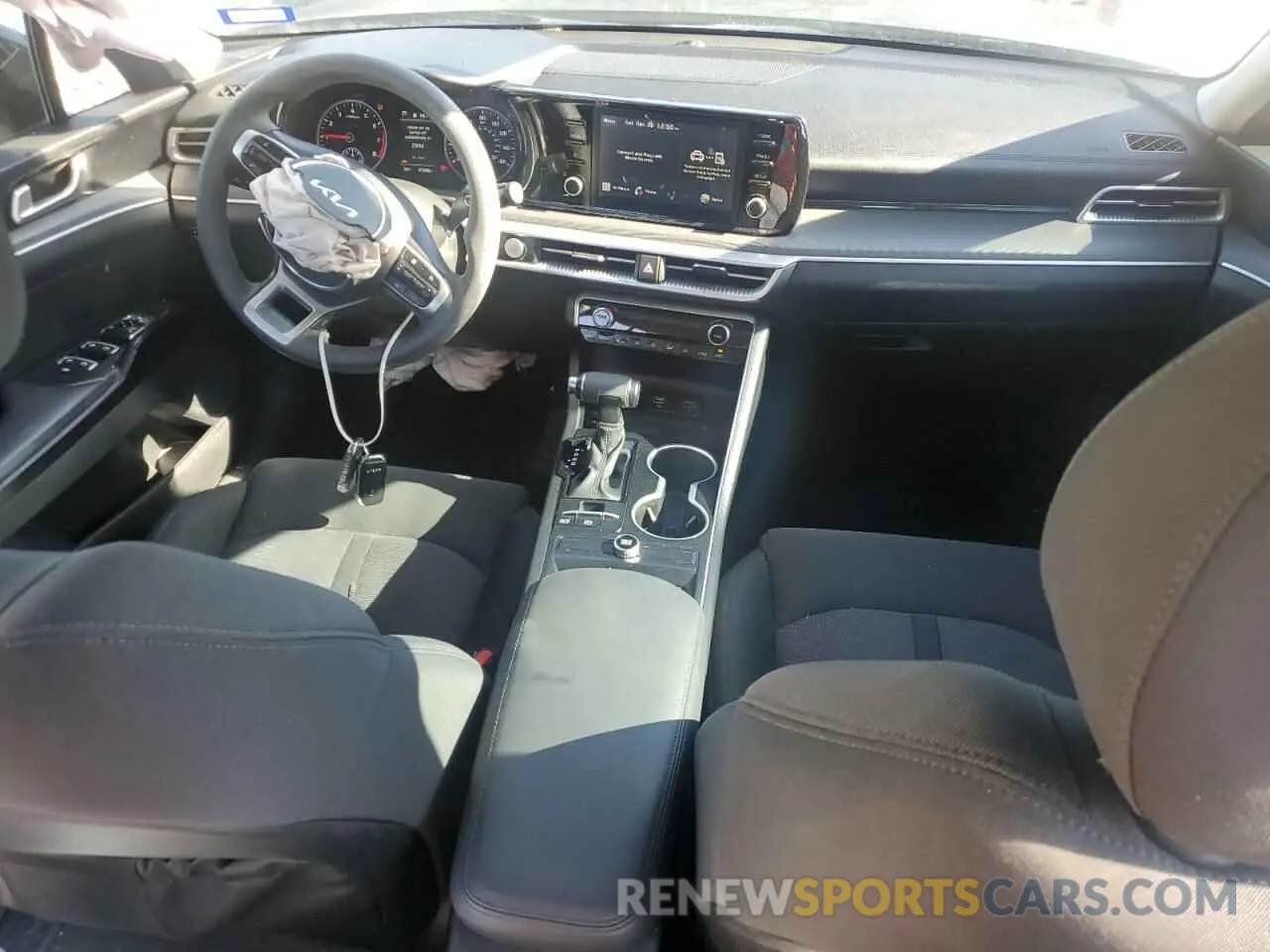 8 fotografías del automóvil dañado 5XXG14J24NG120599 KIA K5 2022