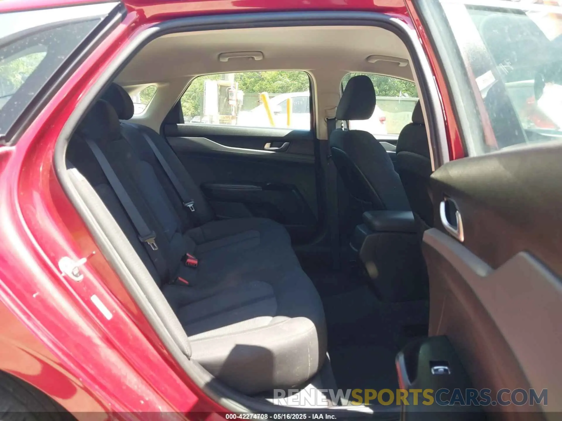 8 fotografías del automóvil dañado 5XXG14J25NG143020 KIA K5 2022