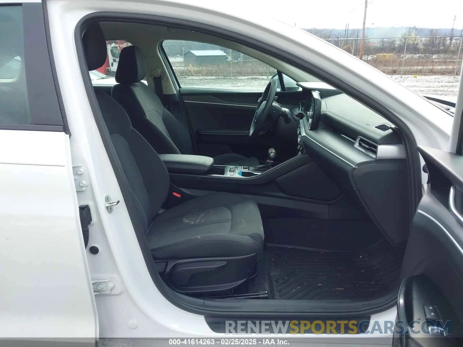 5 fotografías del automóvil dañado 5XXG14J26NG106106 KIA K5 2022