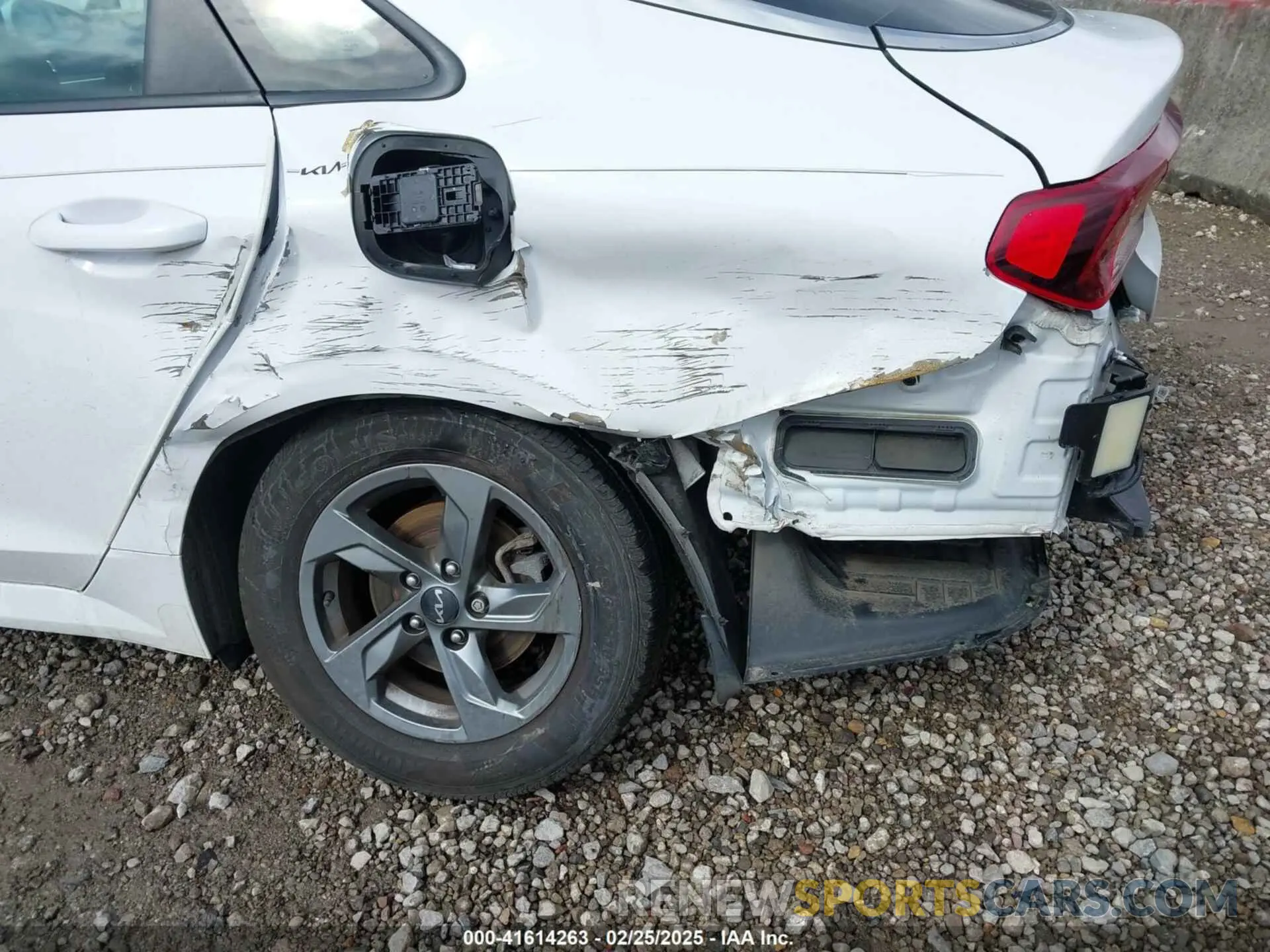 6 fotografías del automóvil dañado 5XXG14J26NG106106 KIA K5 2022