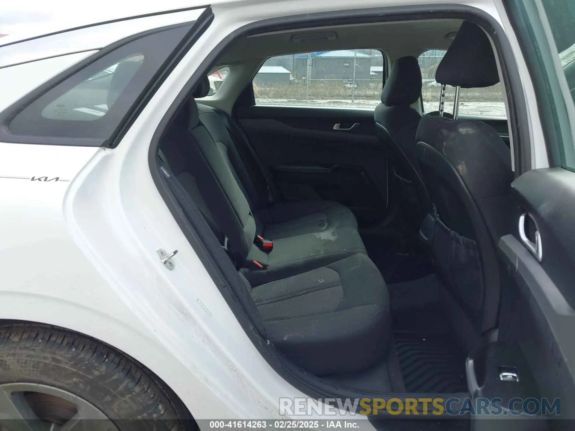 8 fotografías del automóvil dañado 5XXG14J26NG106106 KIA K5 2022