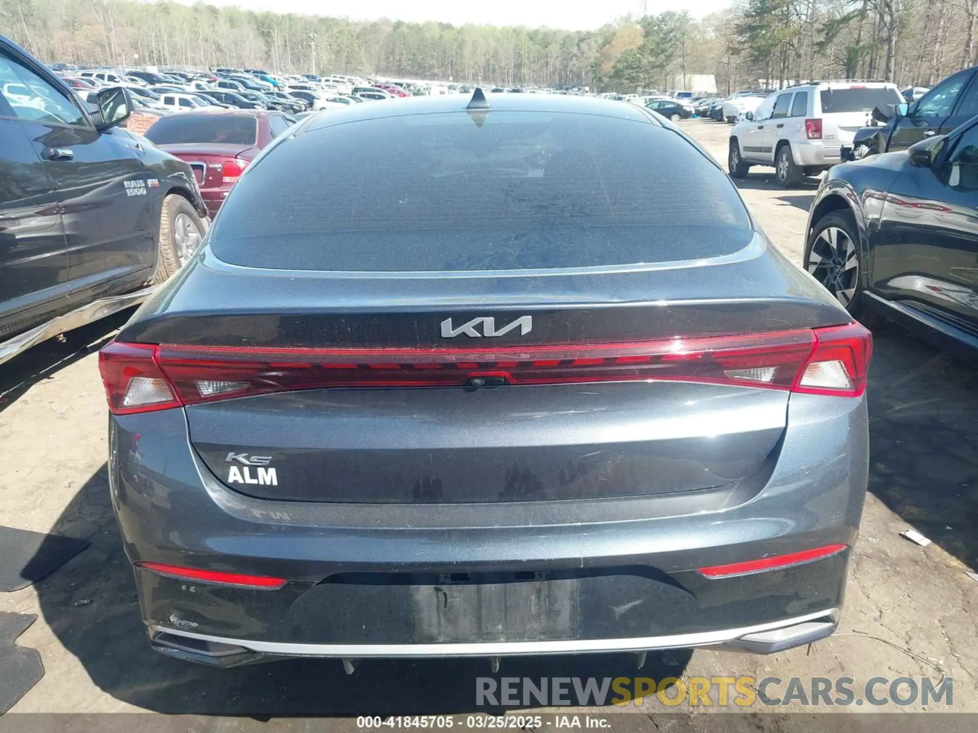 16 fotografías del automóvil dañado 5XXG14J26NG119907 KIA K5 2022