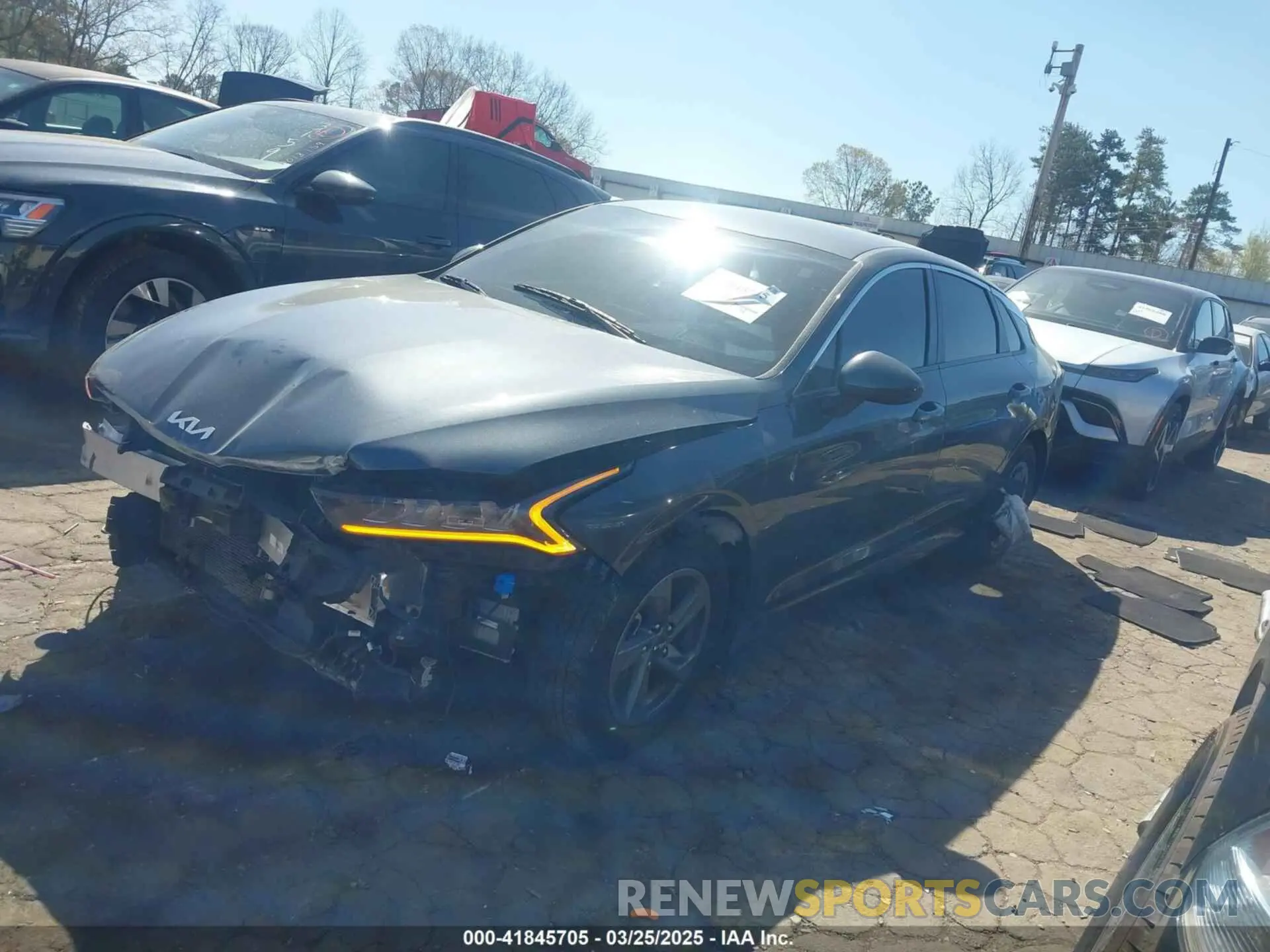 2 fotografías del automóvil dañado 5XXG14J26NG119907 KIA K5 2022