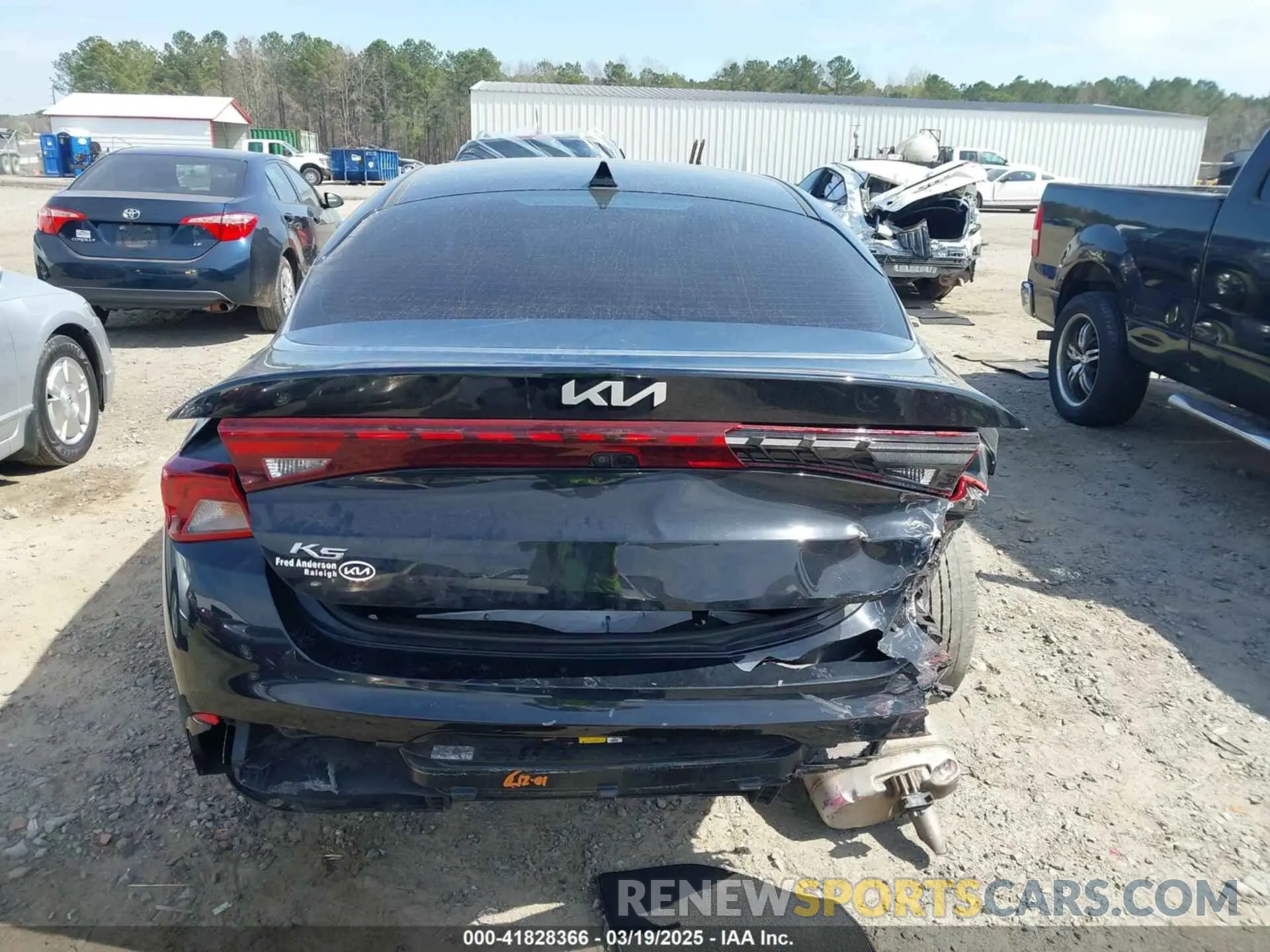 17 fotografías del automóvil dañado 5XXG14J26NG123276 KIA K5 2022