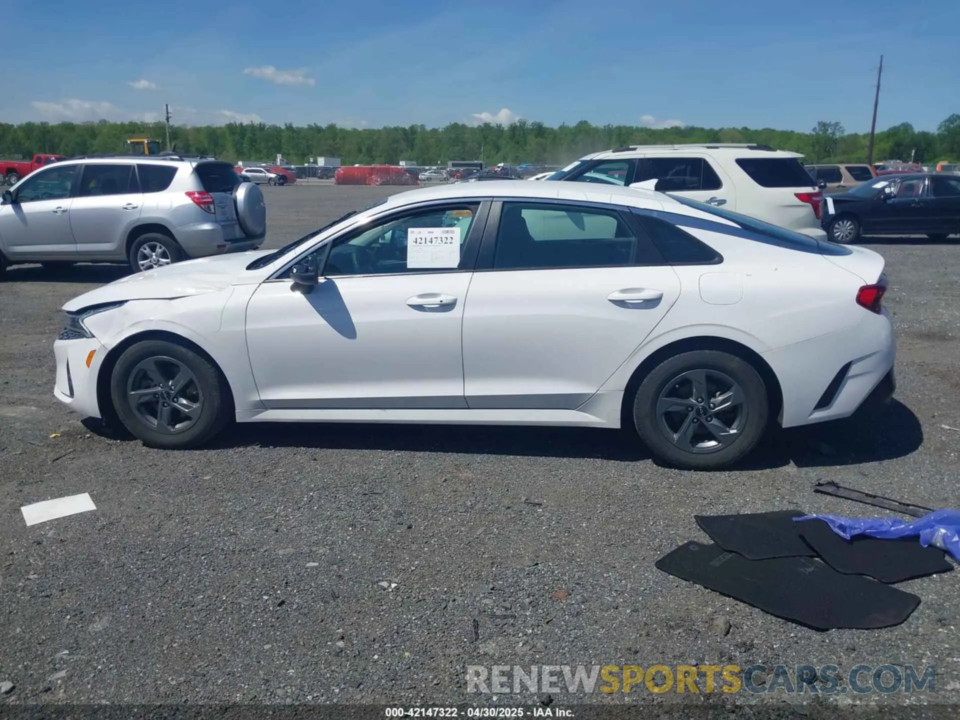 14 fotografías del automóvil dañado 5XXG14J26NG128378 KIA K5 2022