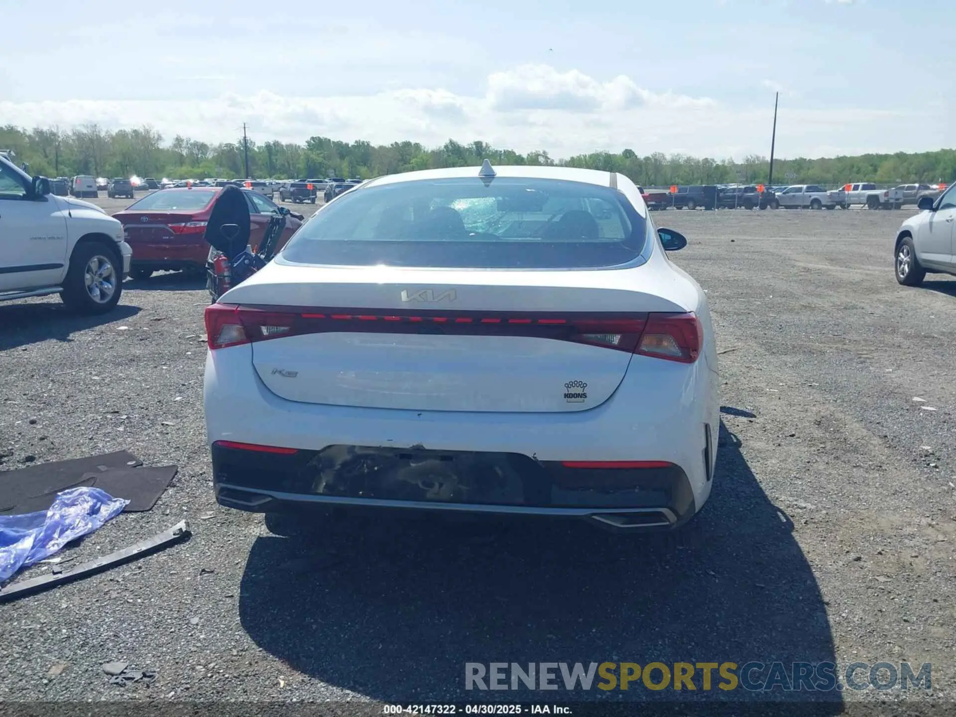 16 fotografías del automóvil dañado 5XXG14J26NG128378 KIA K5 2022