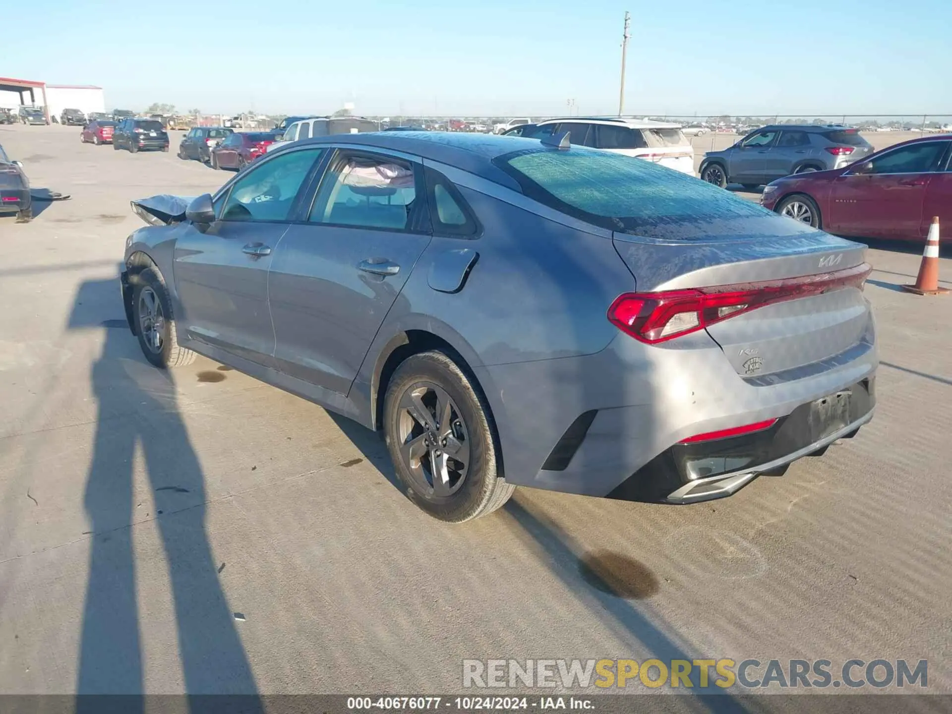 3 fotografías del automóvil dañado 5XXG14J27NG088974 KIA K5 2022