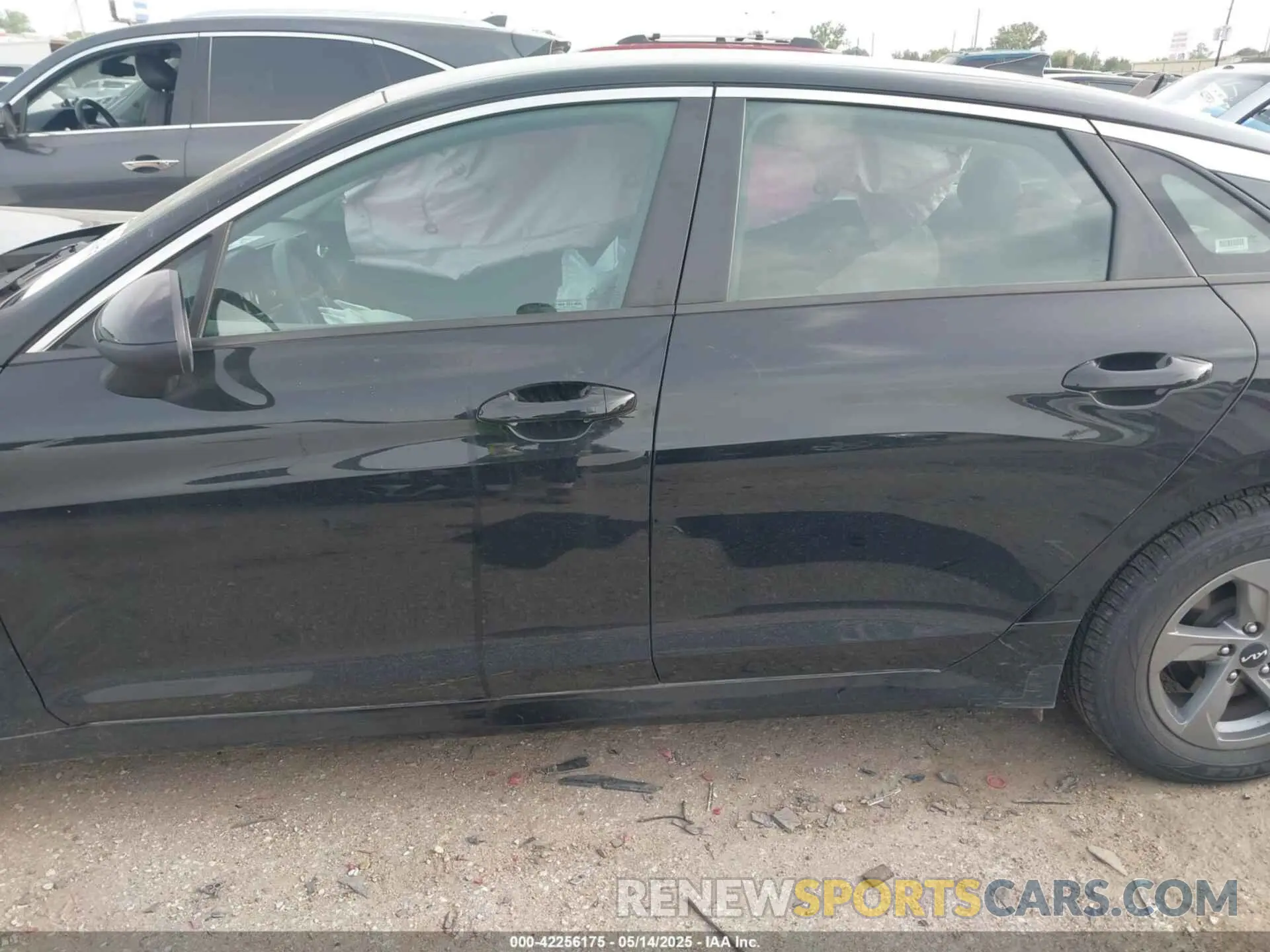 14 fotografías del automóvil dañado 5XXG14J27NG150860 KIA K5 2022