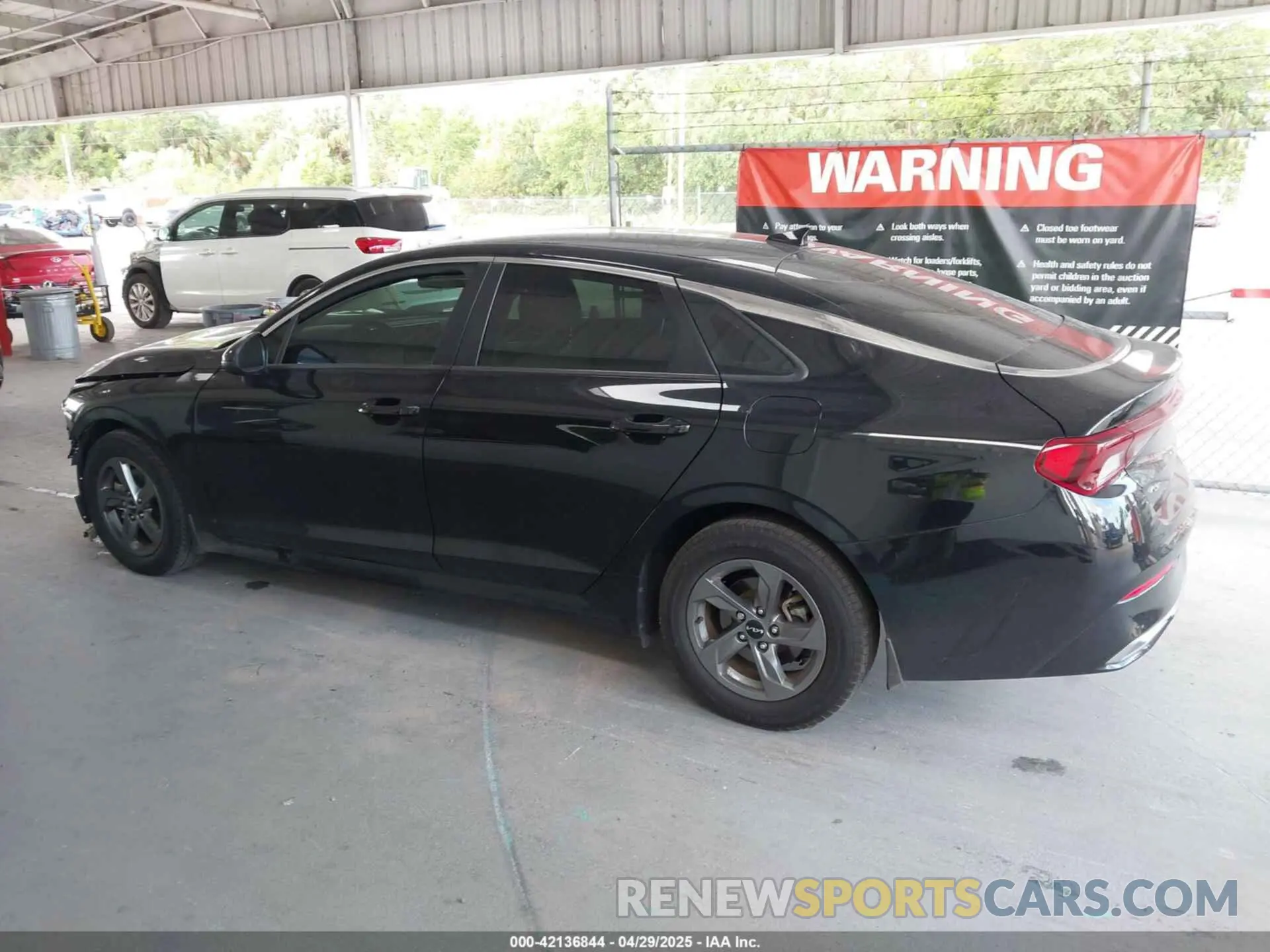 15 fotografías del automóvil dañado 5XXG14J28NG105572 KIA K5 2022