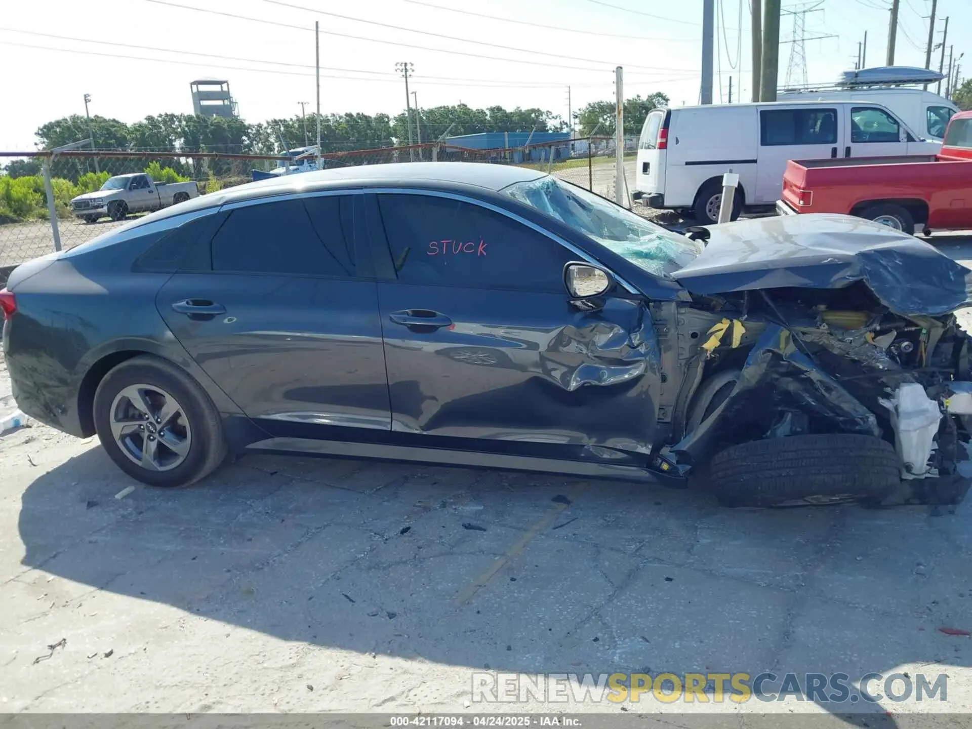 13 fotografías del automóvil dañado 5XXG14J28NG113817 KIA K5 2022