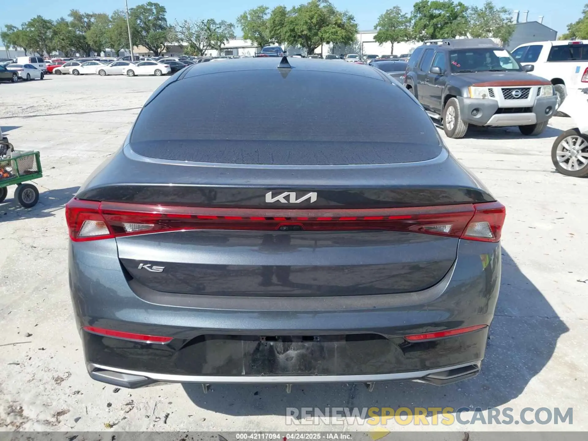 16 fotografías del automóvil dañado 5XXG14J28NG113817 KIA K5 2022