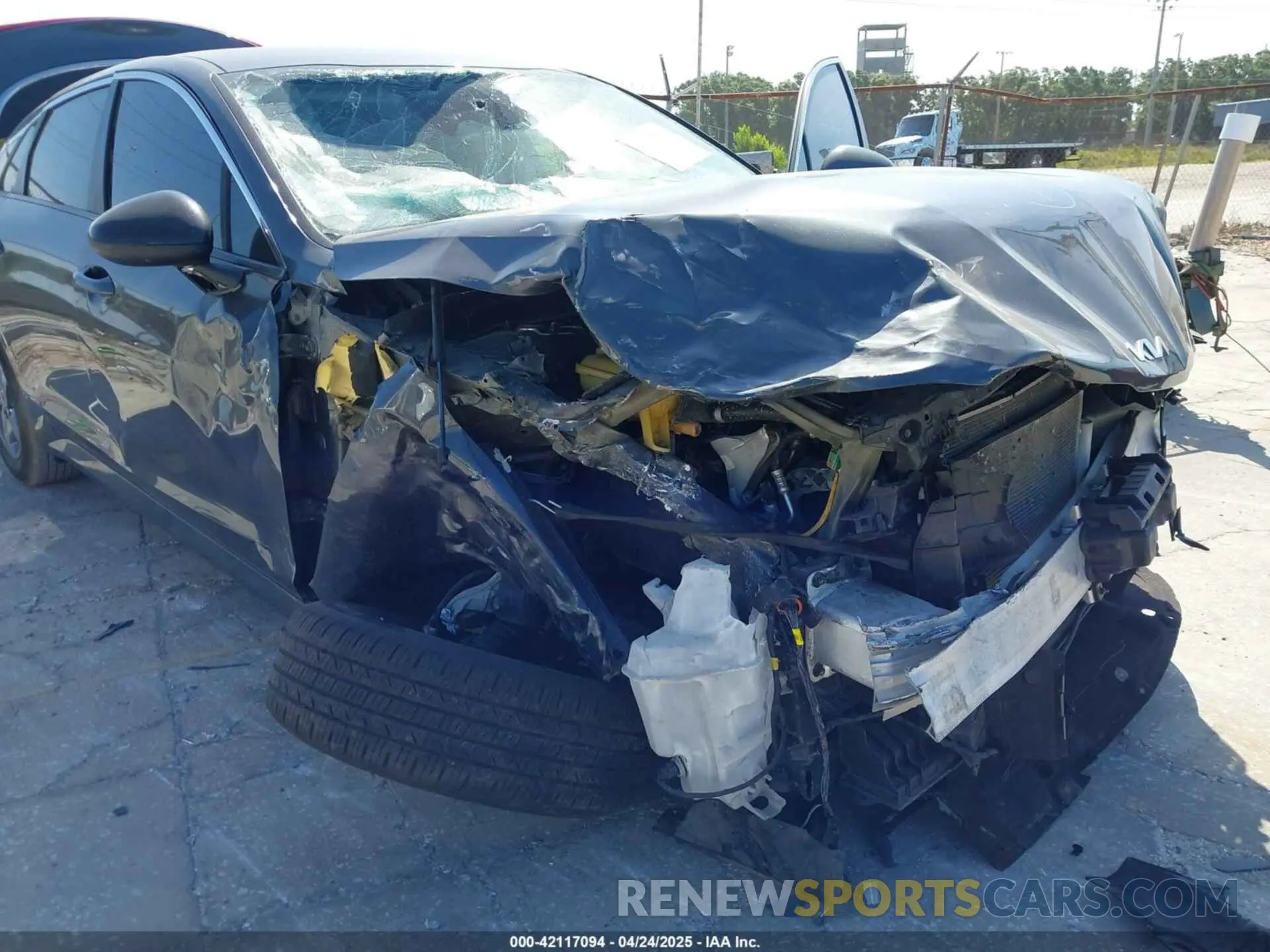 6 fotografías del automóvil dañado 5XXG14J28NG113817 KIA K5 2022
