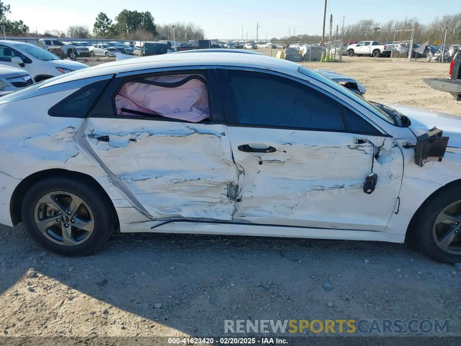 6 fotografías del automóvil dañado 5XXG14J28NG116006 KIA K5 2022