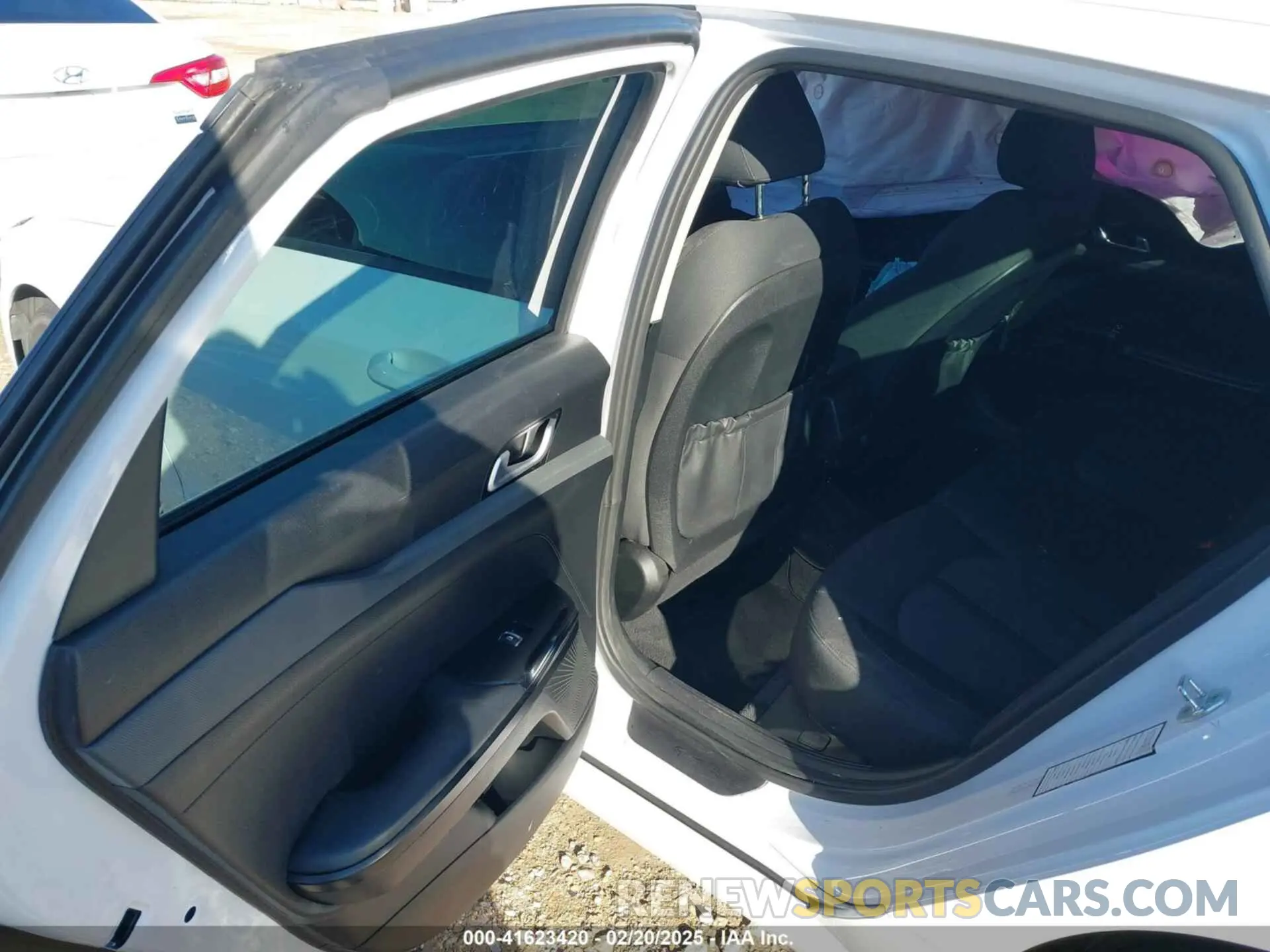 8 fotografías del automóvil dañado 5XXG14J28NG116006 KIA K5 2022