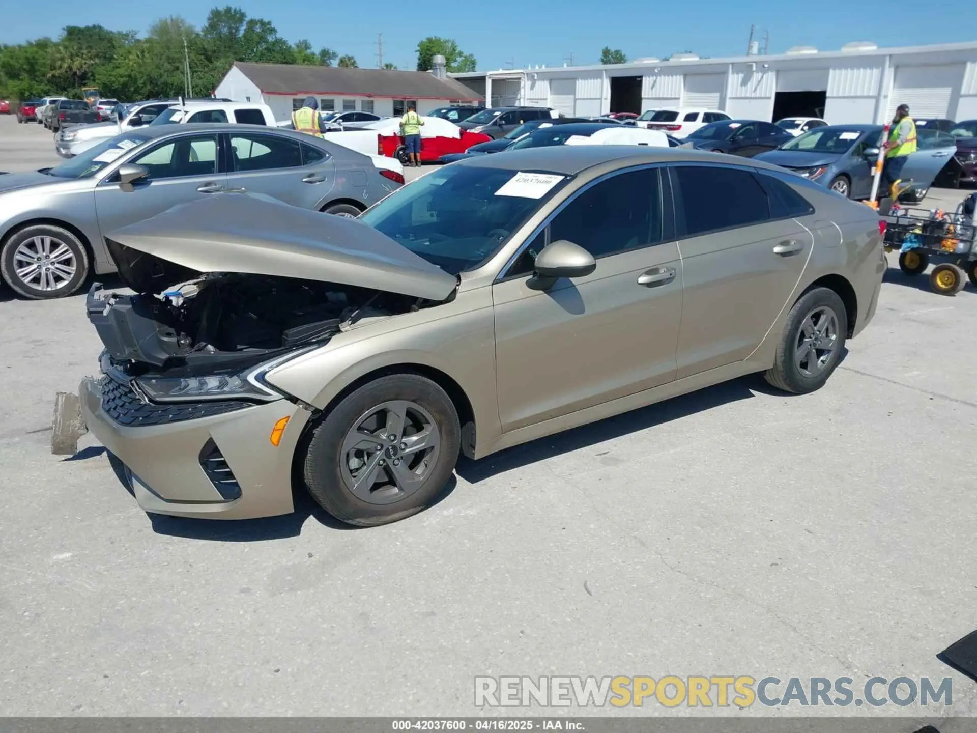2 fotografías del automóvil dañado 5XXG14J29NG083274 KIA K5 2022