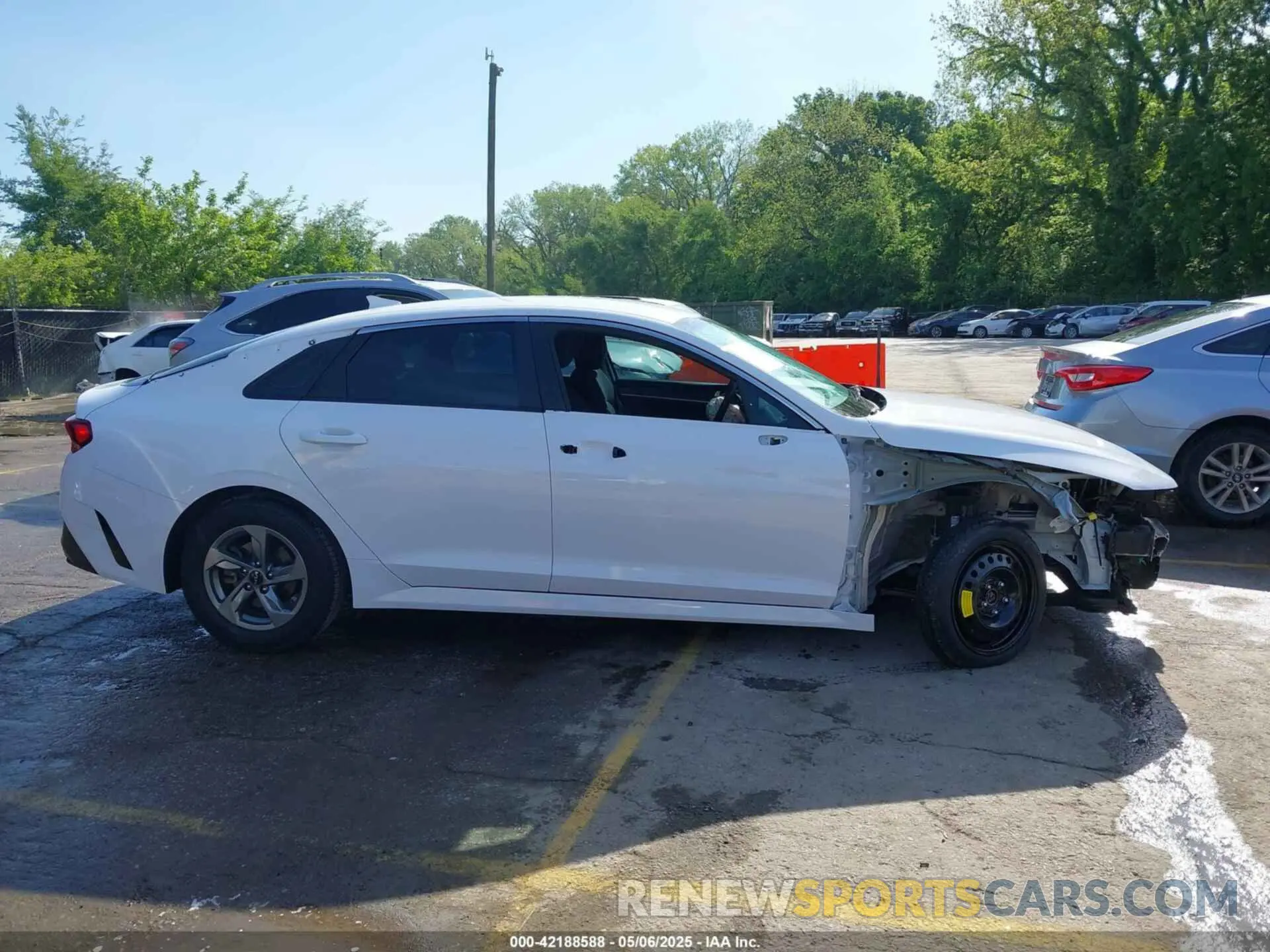 14 fotografías del automóvil dañado 5XXG14J29NG086773 KIA K5 2022