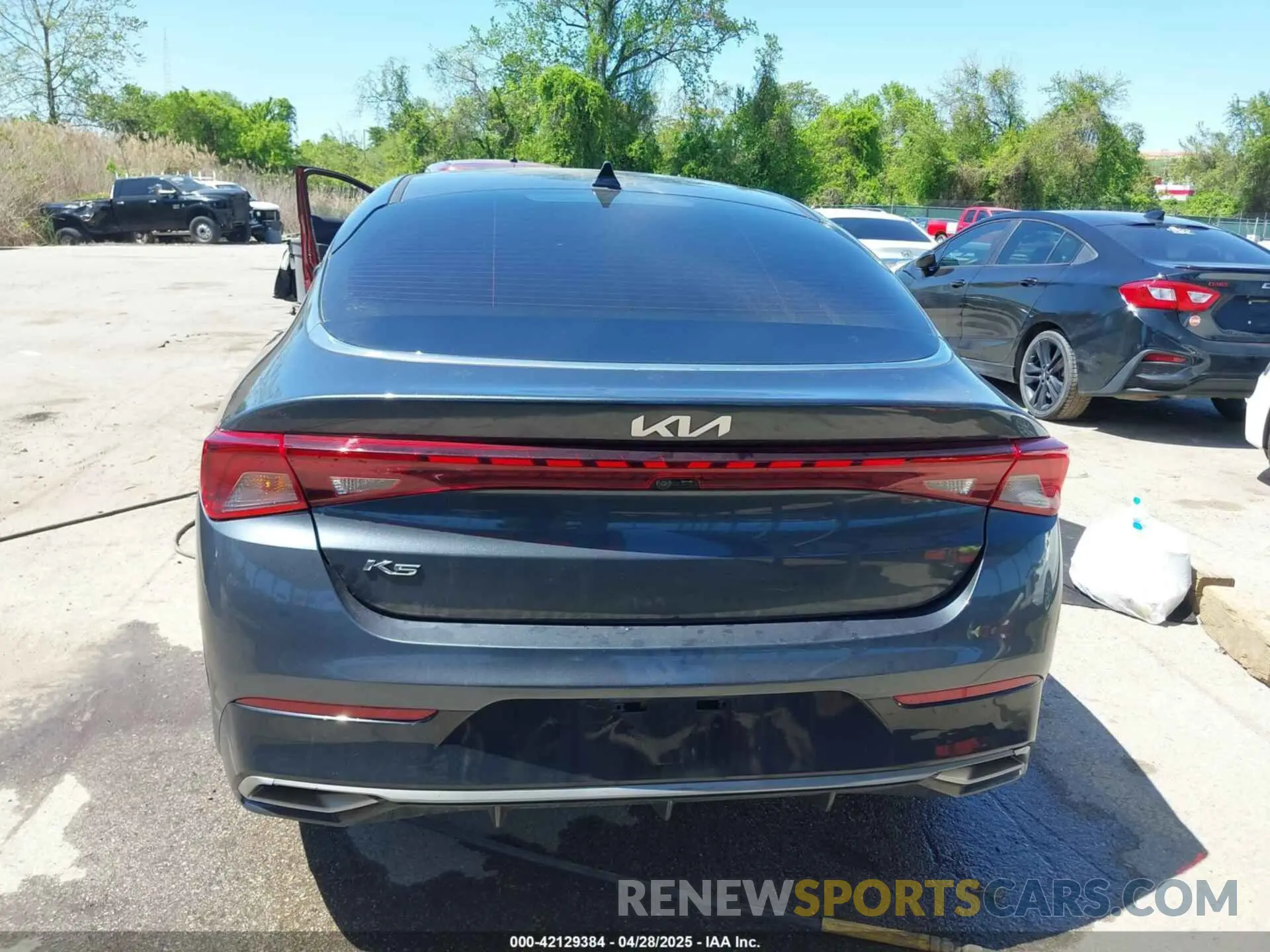 16 fotografías del automóvil dañado 5XXG14J29NG129556 KIA K5 2022