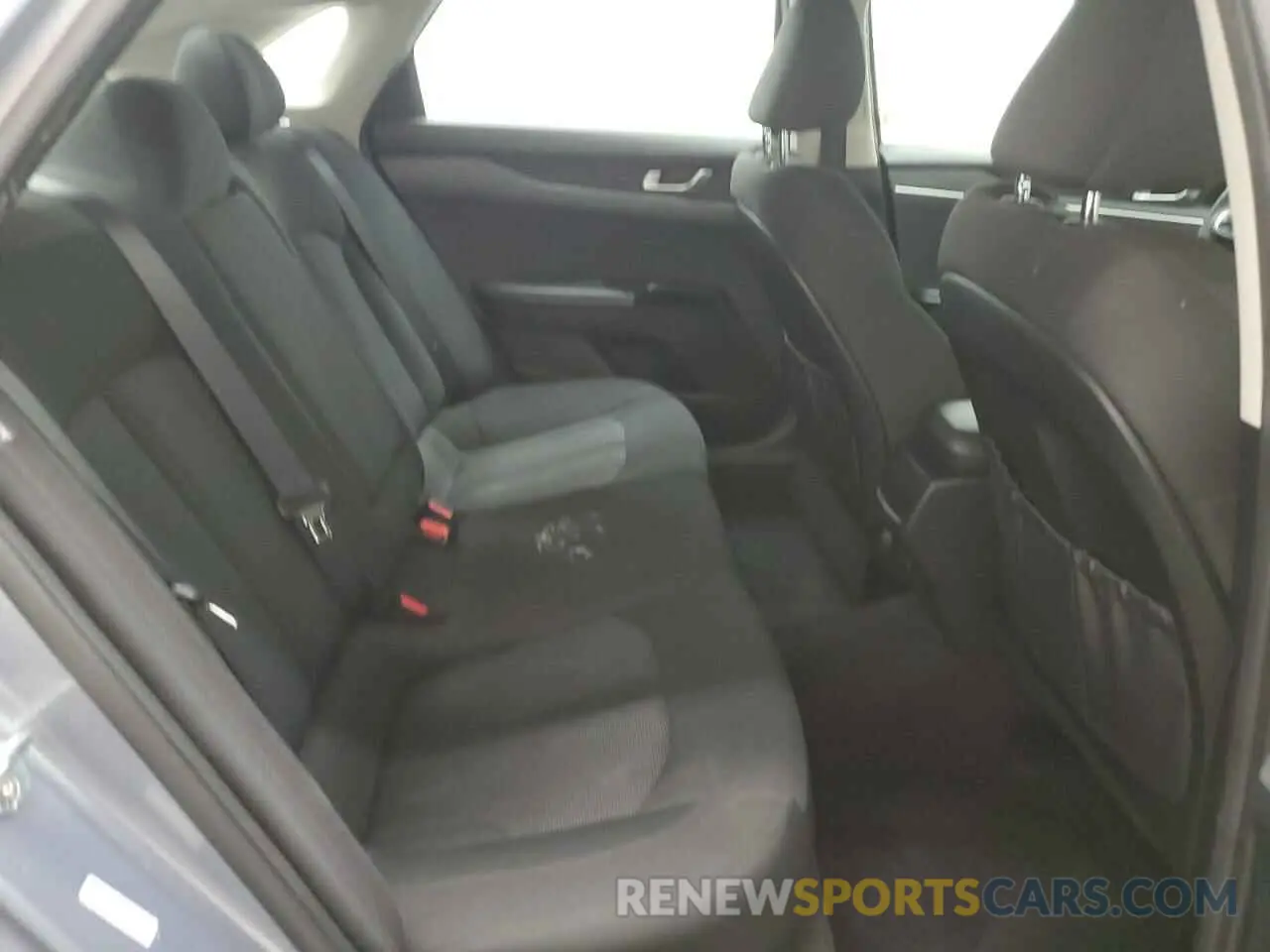10 fotografías del automóvil dañado 5XXG14J29NG144400 KIA K5 2022